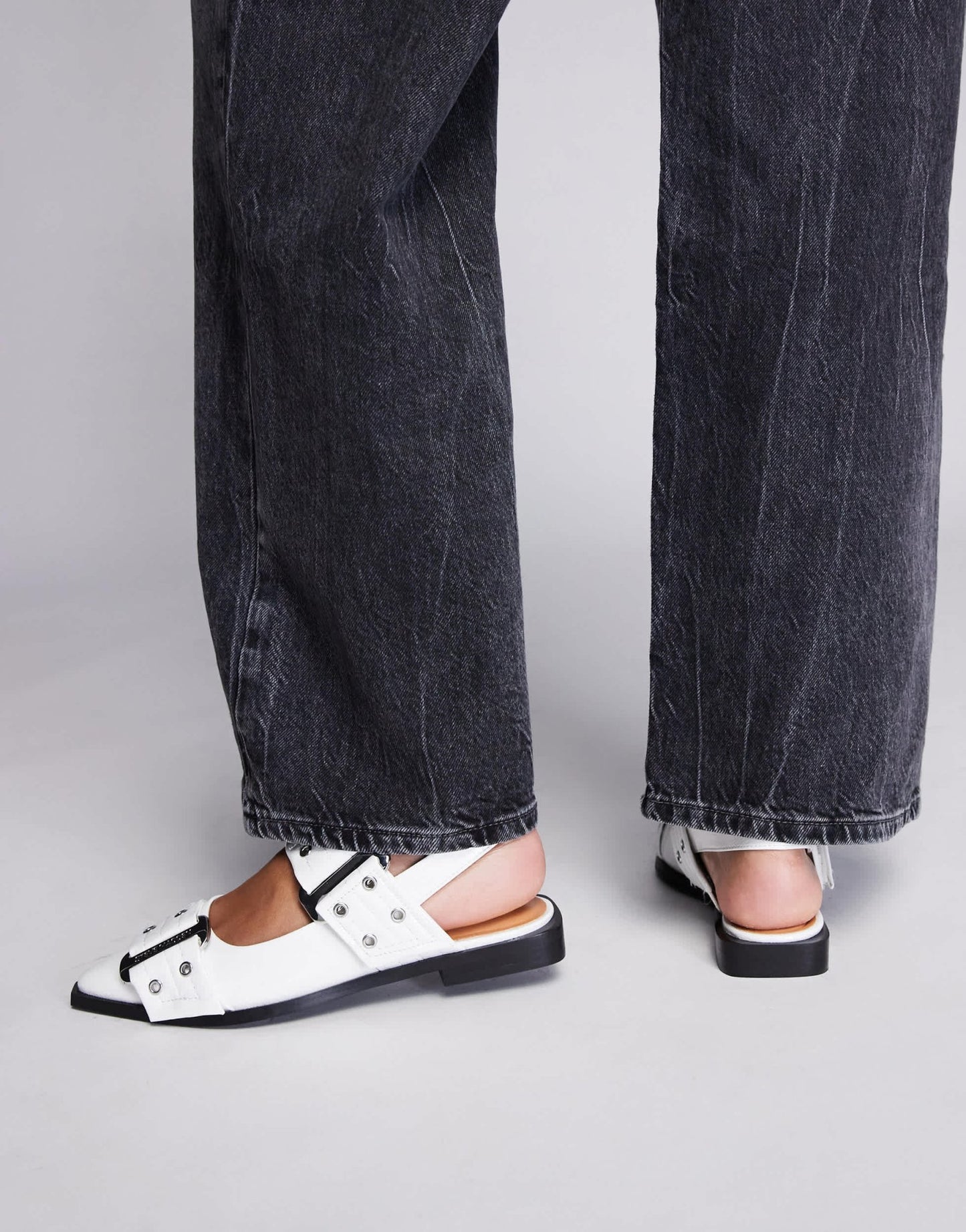 Steve Madden Grand Ave Sling Back Buckle shoe in White - ASOS Sample Sale EU Store