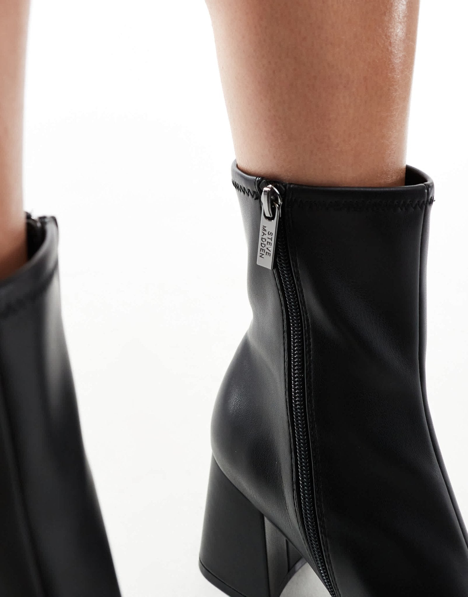 Steve Madden Hoist Heeled Ankle boot in Black - ASOS Sample Sale EU Store