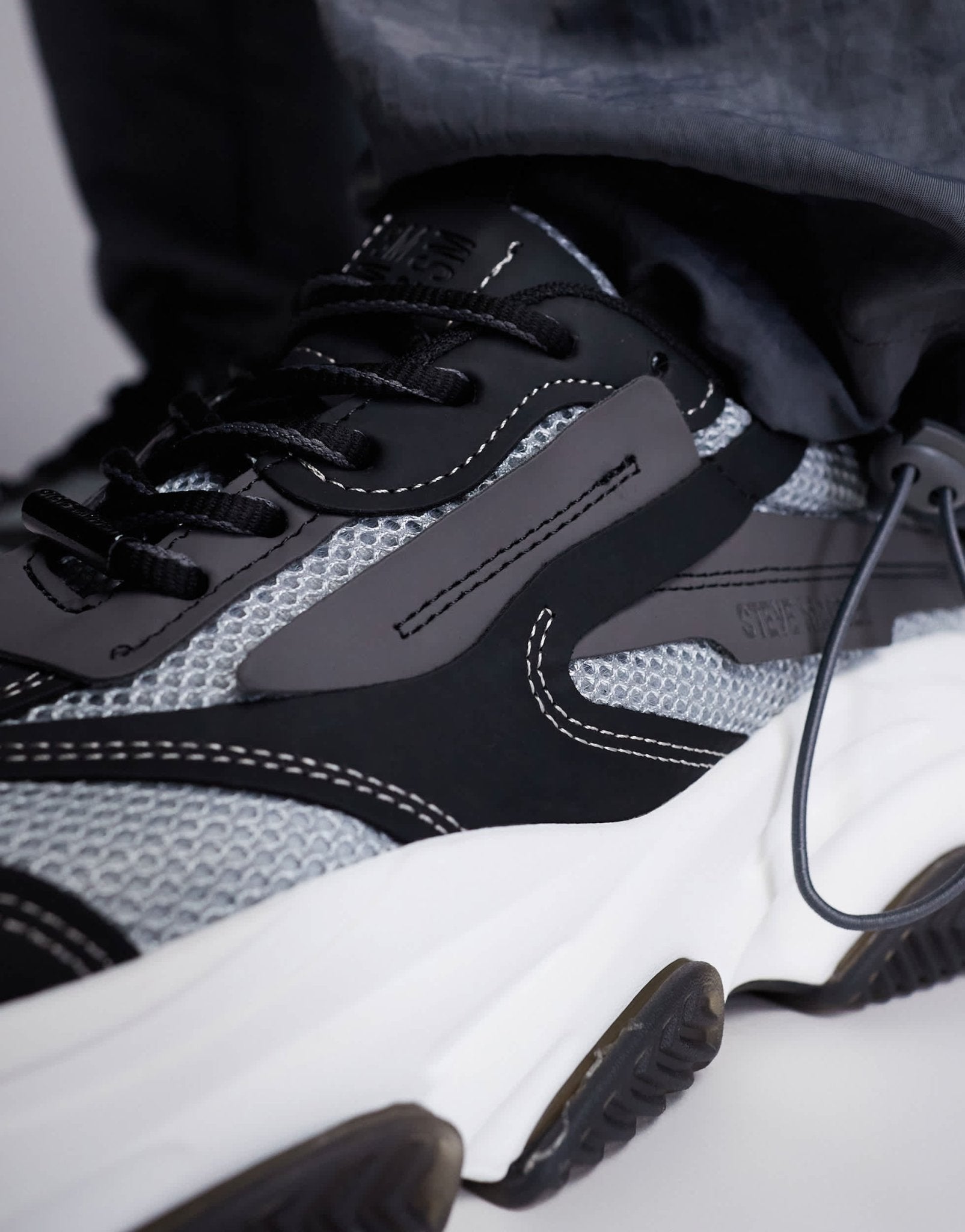 Steve Madden Possess Trainer in Dark Grey - ASOS Sample Sale EU Store