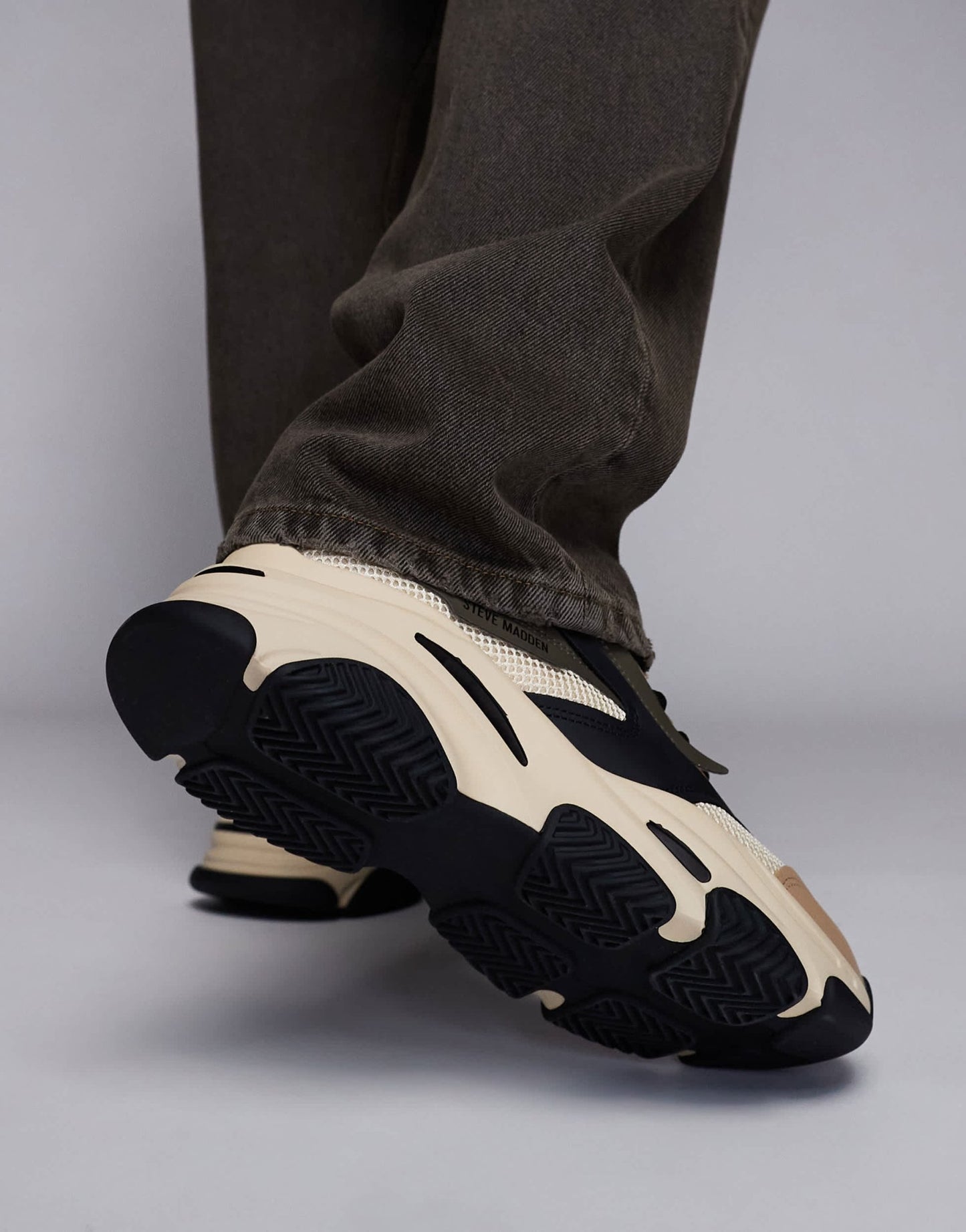 Steve Madden Possess Trainer in Khaki - ASOS Sample Sale EU Store