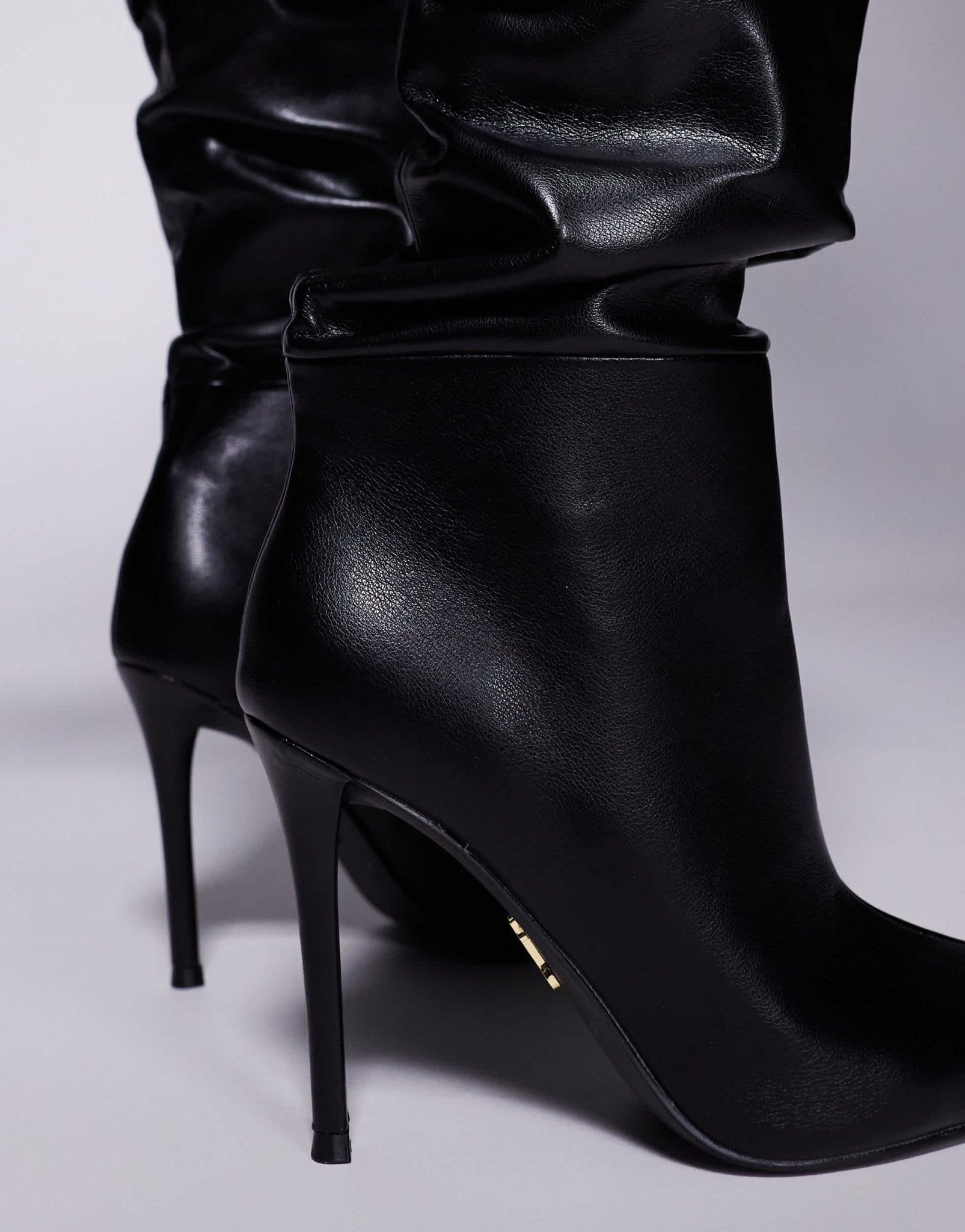Steve Madden Schmooze pointed stiletto heel knee boots in black - ASOS Sample Sale EU Store