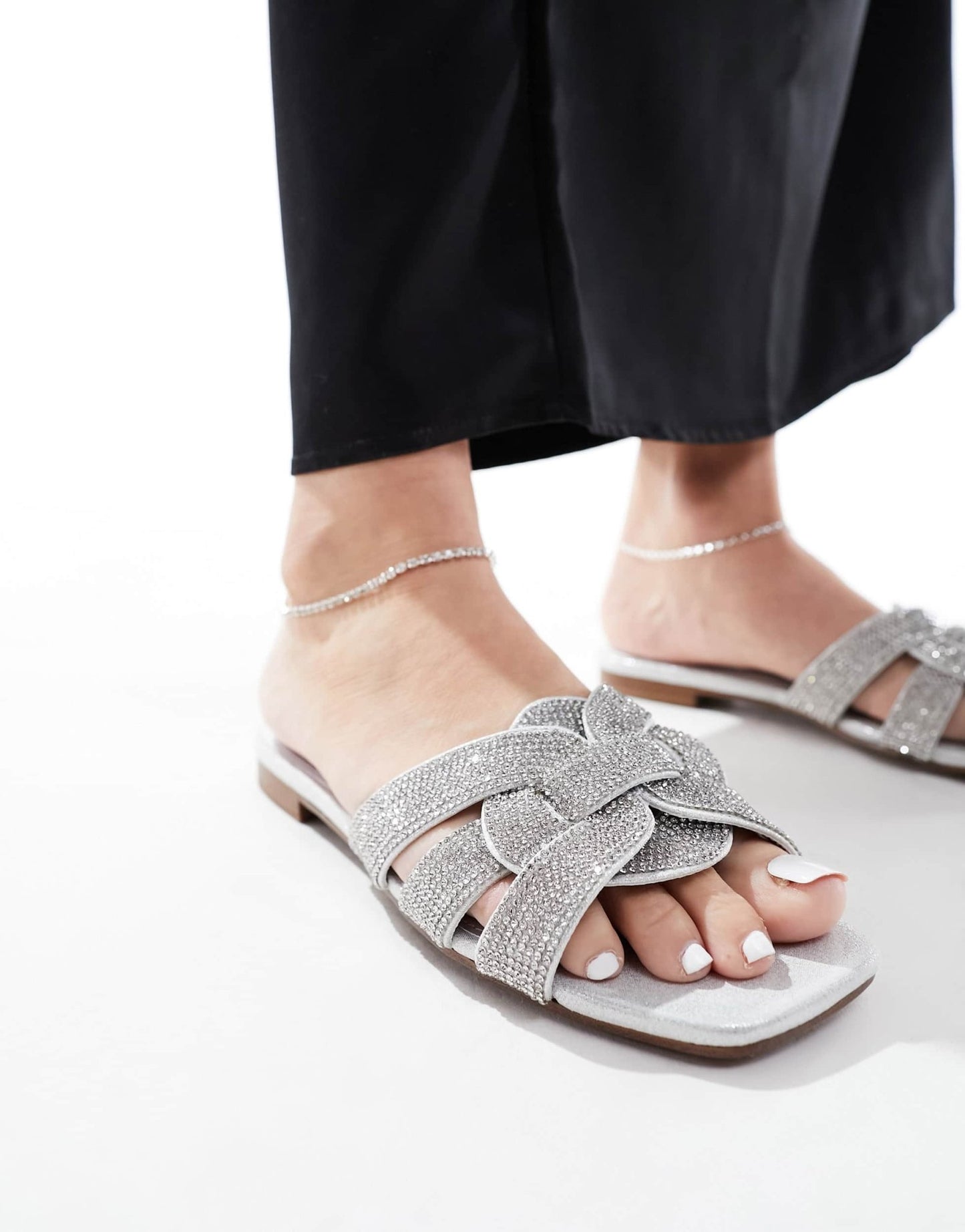 Steve Madden Vcay - R embellished flat sandal in silver - ASOS Sample Sale EU Store