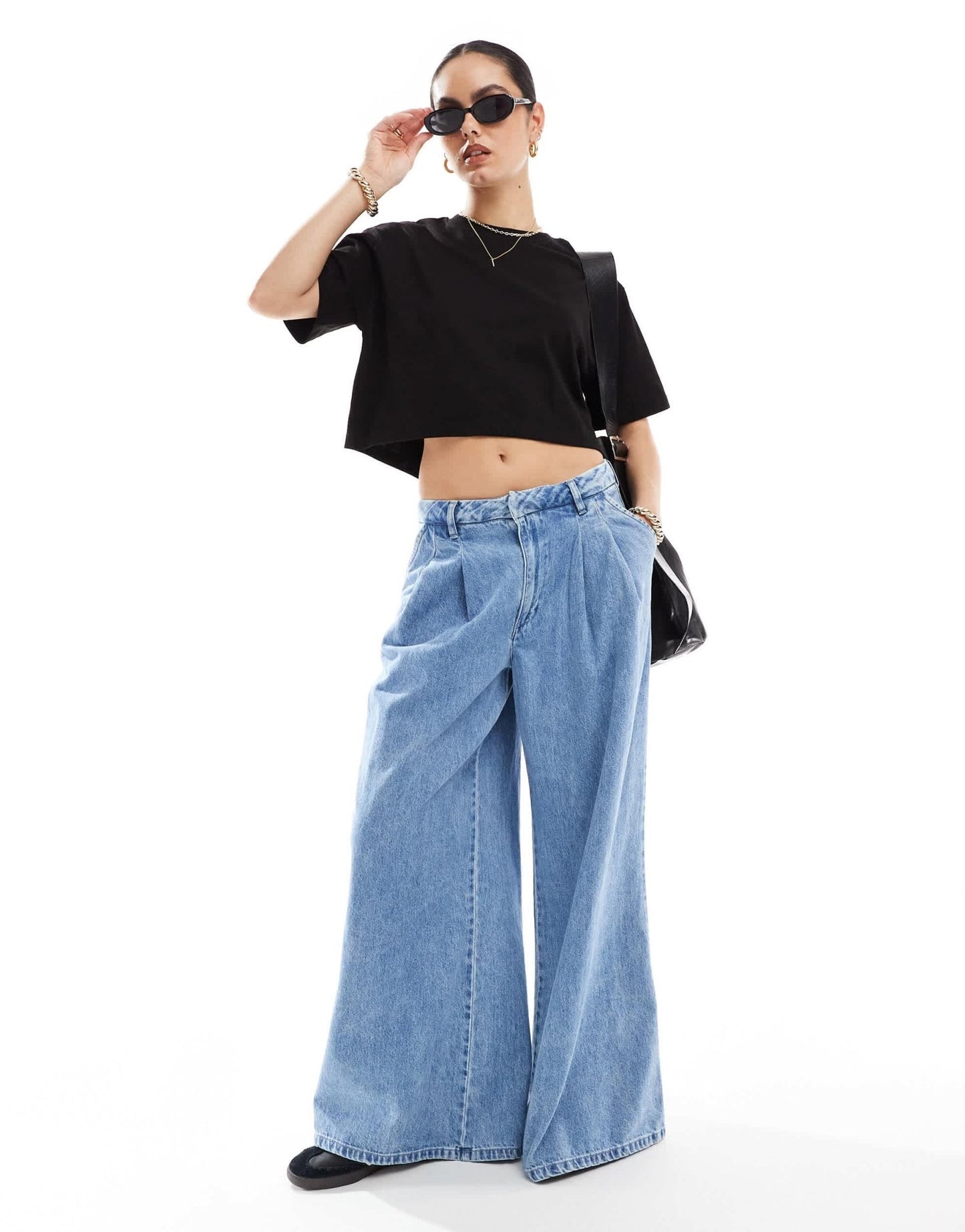 Stradivarius basic tee in black - ASOS Sample Sale EU Store