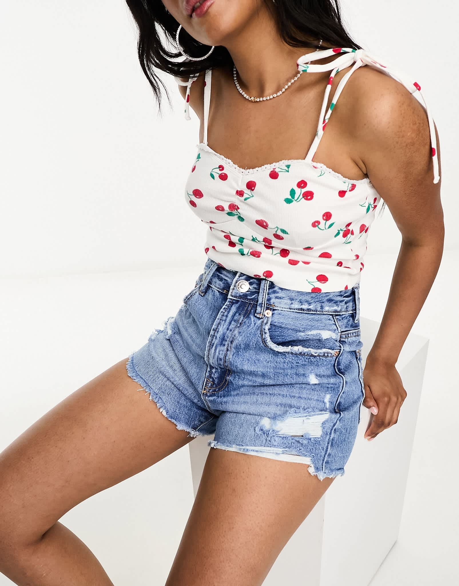 Stradivarius denim short with rips in medium blue - ASOS Sample Sale EU Store