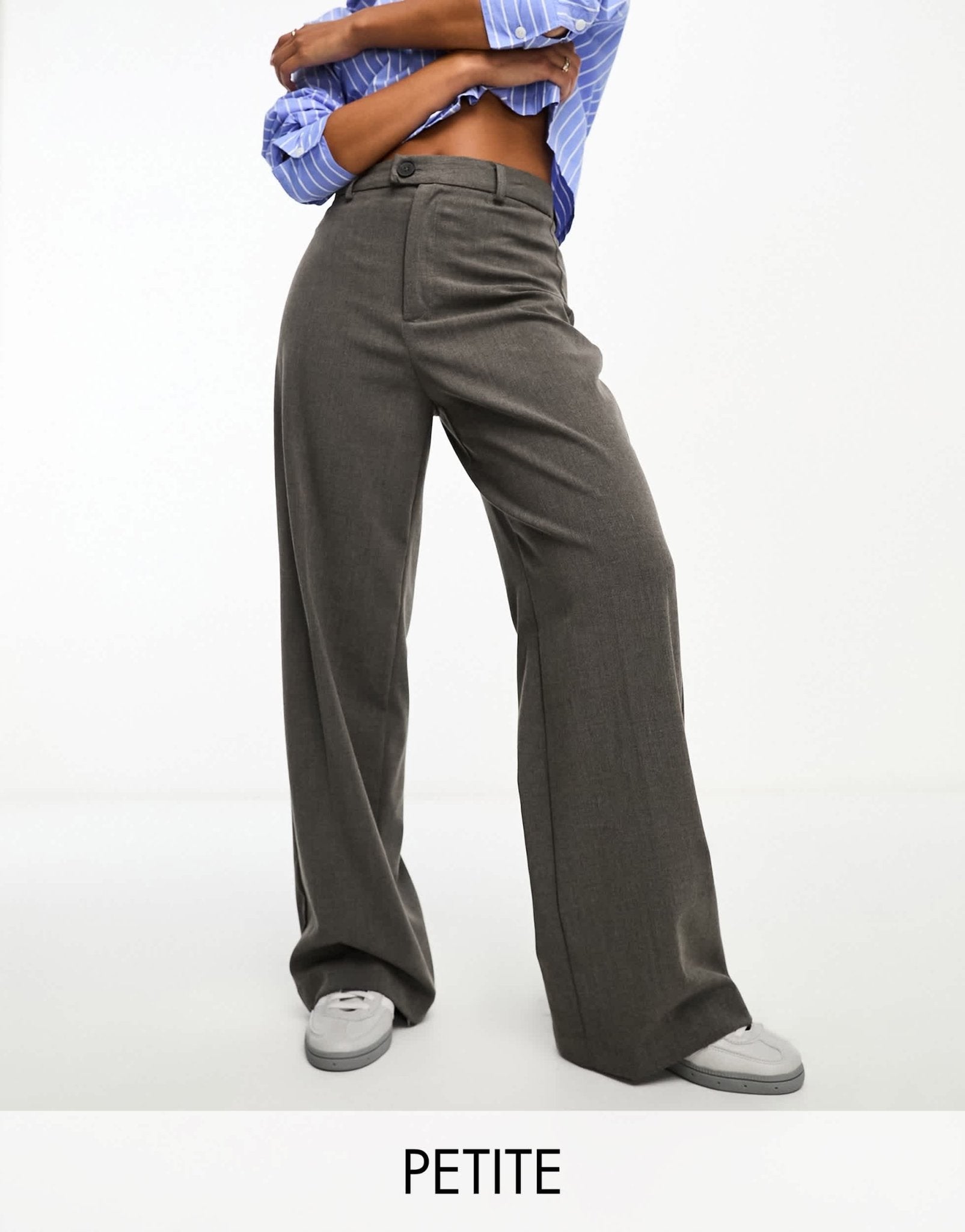 Stradivarius Petite tailored straight trouser in dark grey - ASOS Sample Sale EU Store