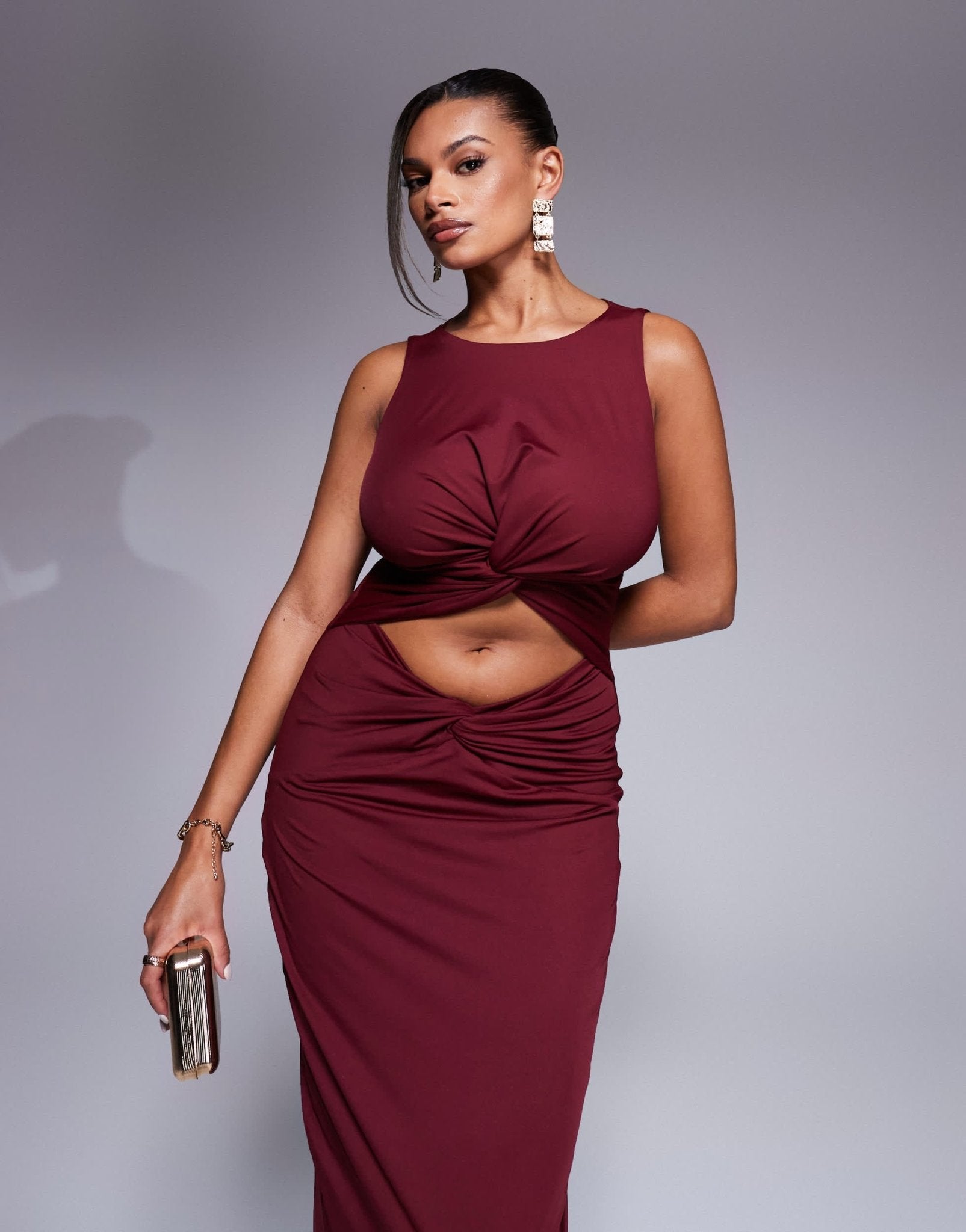 Taideux fuller bust Nikki jersey cut out midaxi dress with twist detail in deep red - ASOS Sample Sale EU Store