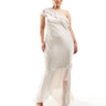 Robe maxi à volants et une épaule en satin TFNC Plus pour demoiselle d'honneur en champagne