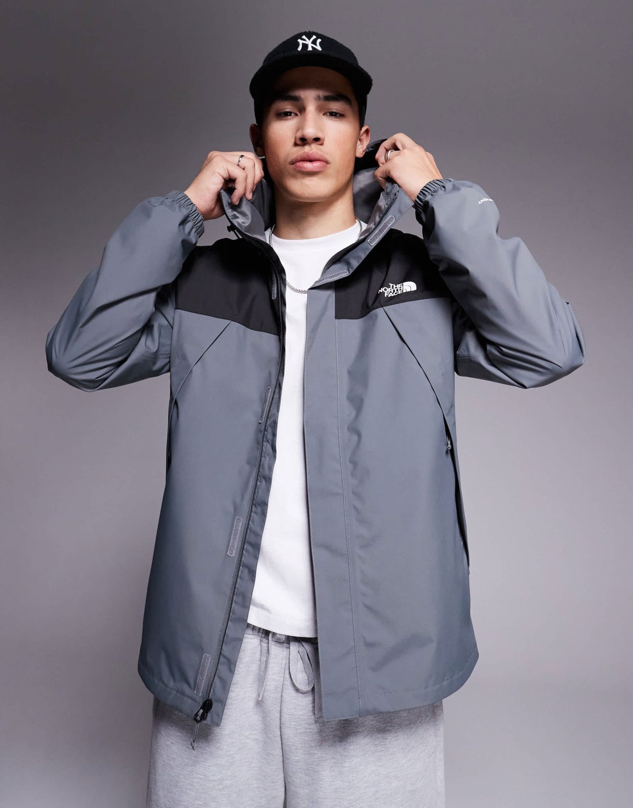 The North Face Antora waterproof jacket in grey - ASOS Sample Sale EU Store