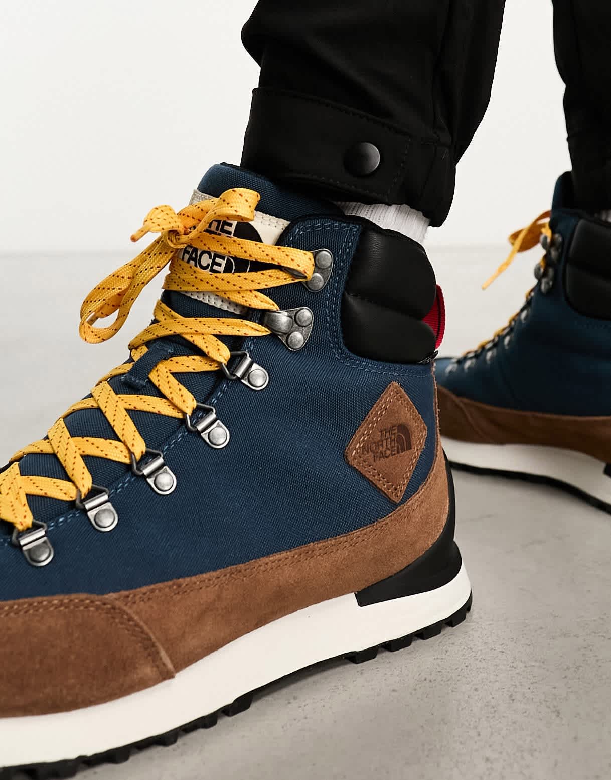 The North Face Back - To - Berkeley IV waterproof hiking boots in blue and brown - ASOS Sample Sale EU Store