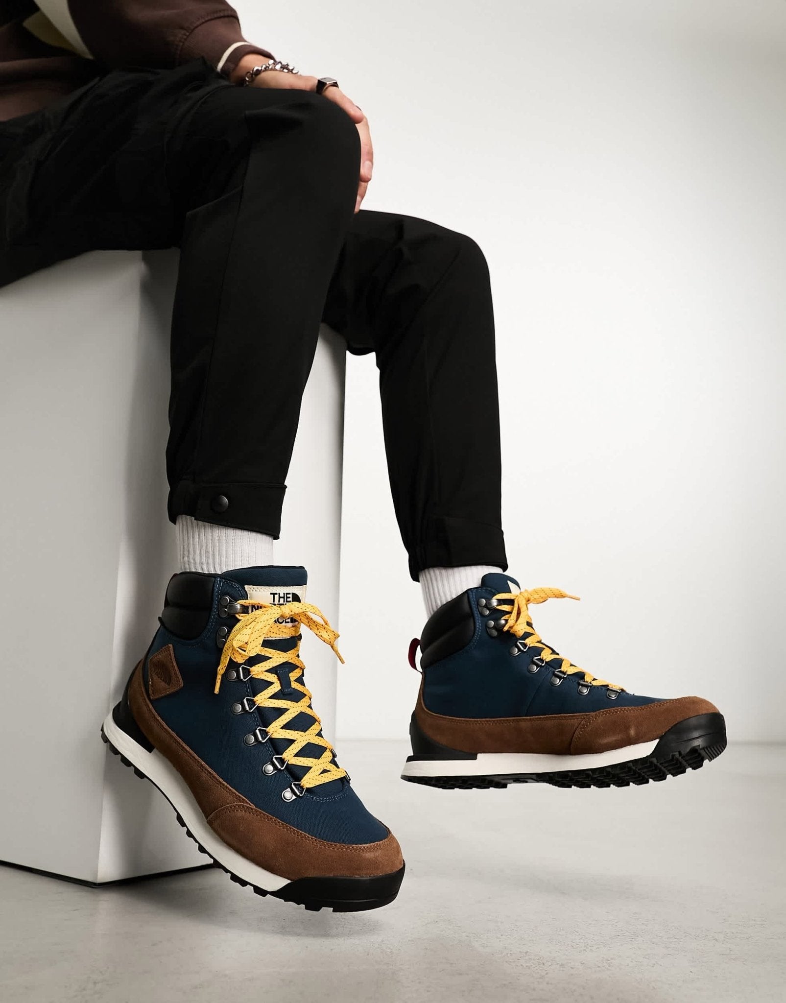 The North Face Back - To - Berkeley IV waterproof hiking boots in blue and brown - ASOS Sample Sale EU Store