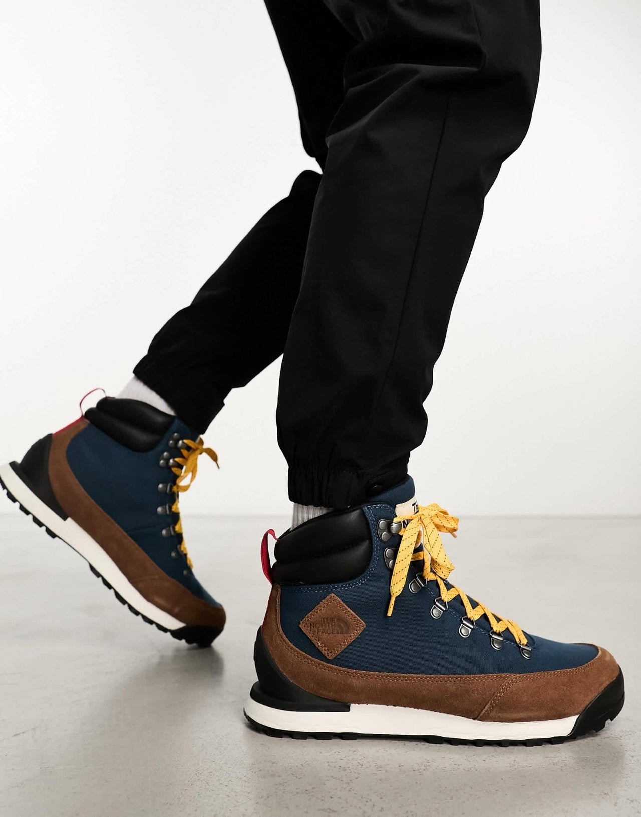 The North Face Back - To - Berkeley IV waterproof hiking boots in blue and brown - ASOS Sample Sale EU Store