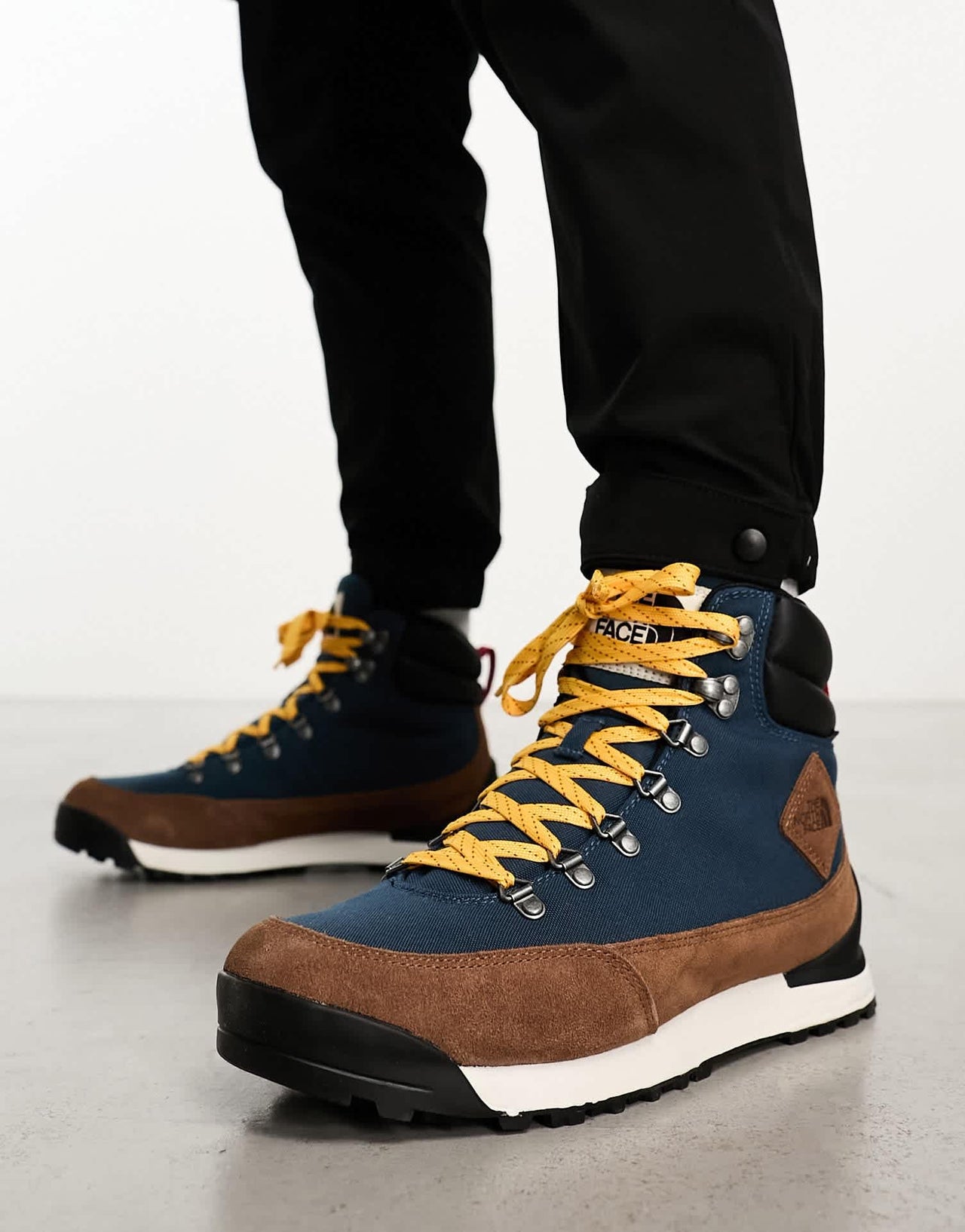 The North Face Back - To - Berkeley IV waterproof hiking boots in blue and brown - ASOS Sample Sale EU Store