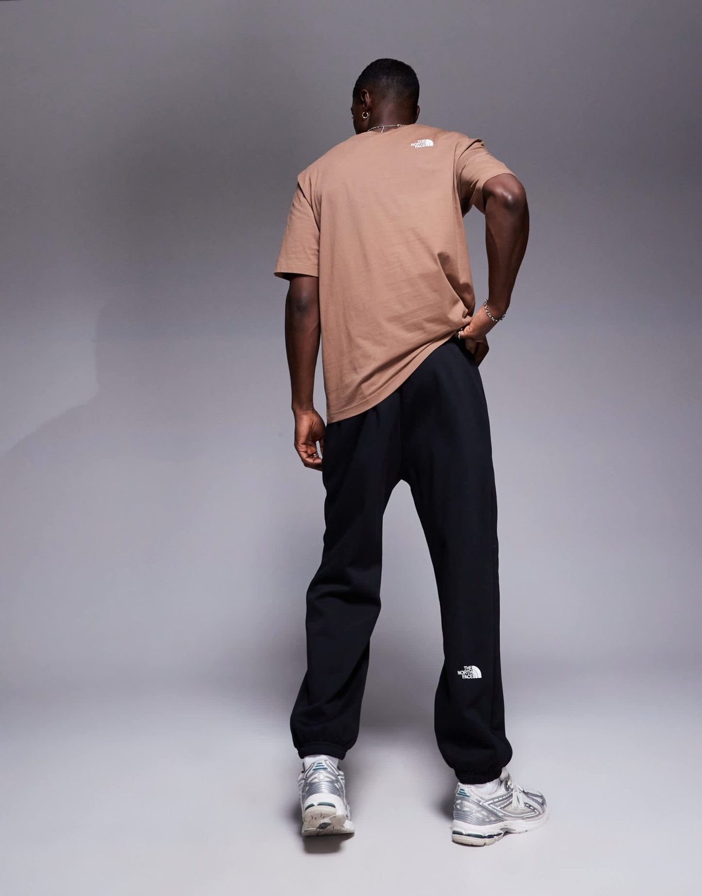 The North Face Essential logo oversized joggers in black - ASOS Sample Sale EU Store
