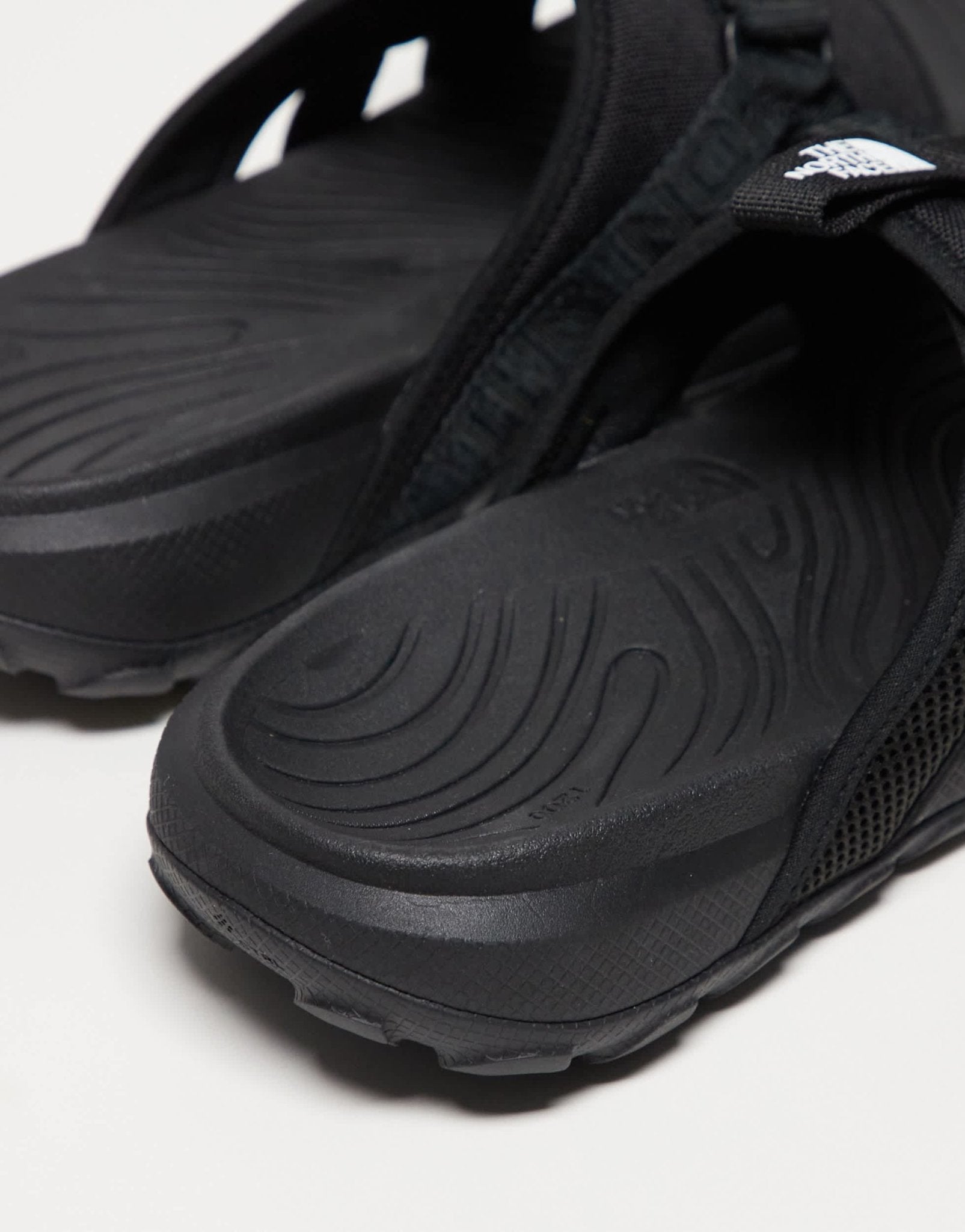 The North Face Explore Camp chunky slider in black - ASOS Sample Sale EU Store
