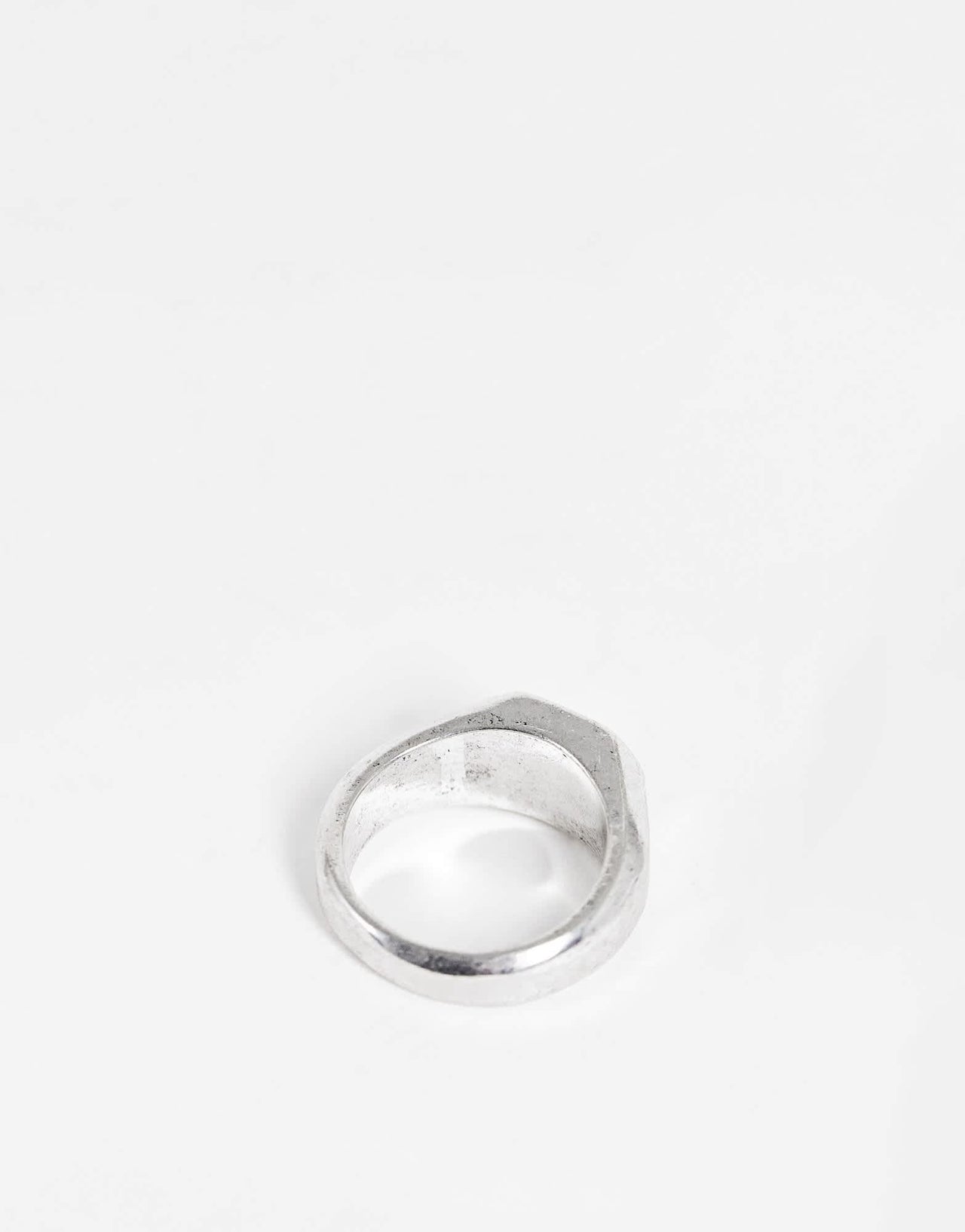 The Status Syndicate signet ring with textured detail in silver - ASOS Sample Sale EU Store