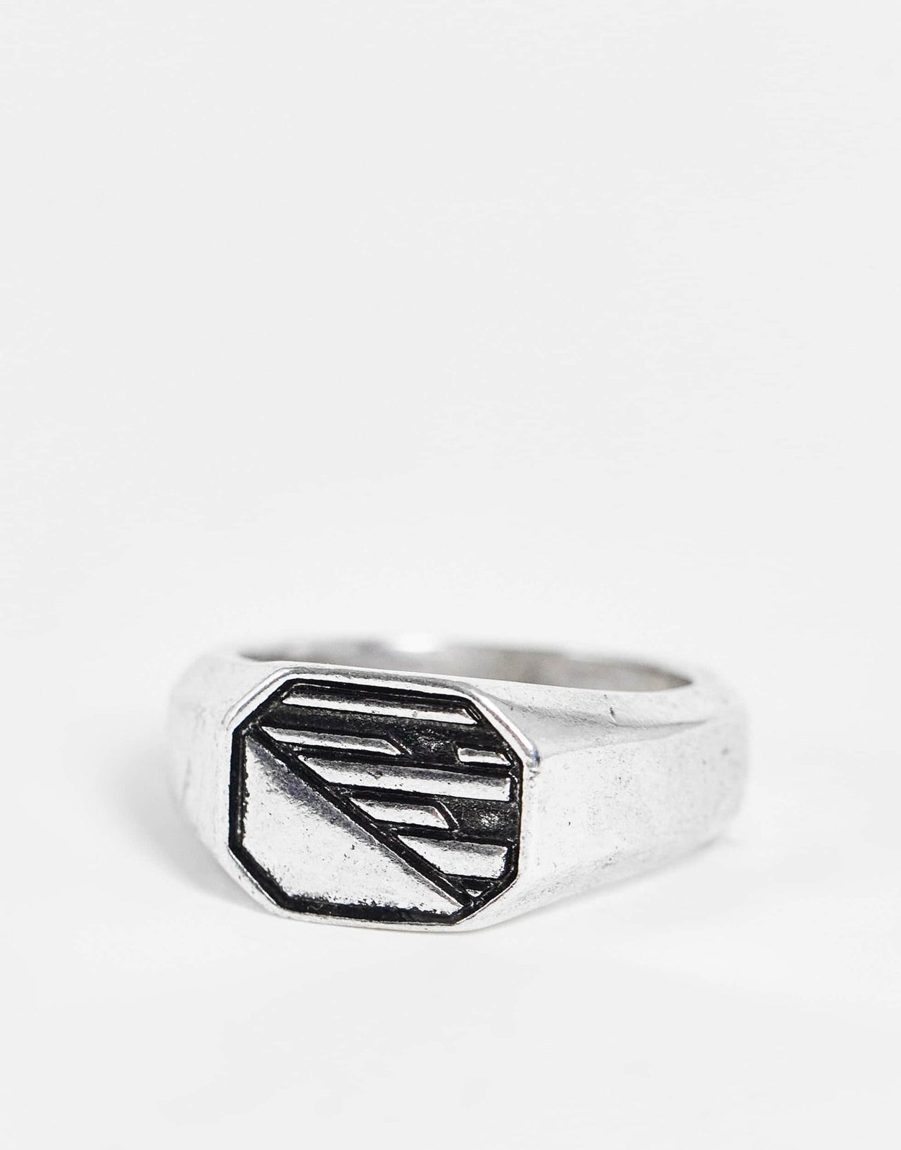 The Status Syndicate signet ring with textured detail in silver - ASOS Sample Sale EU Store