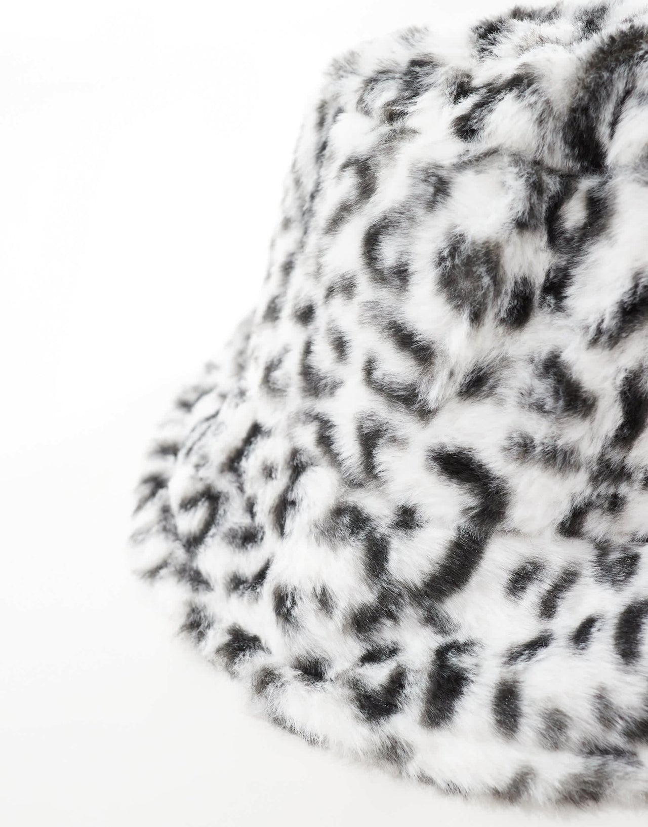Threadbare faux fur leopard print bucket hat - ASOS Sample Sale EU Store