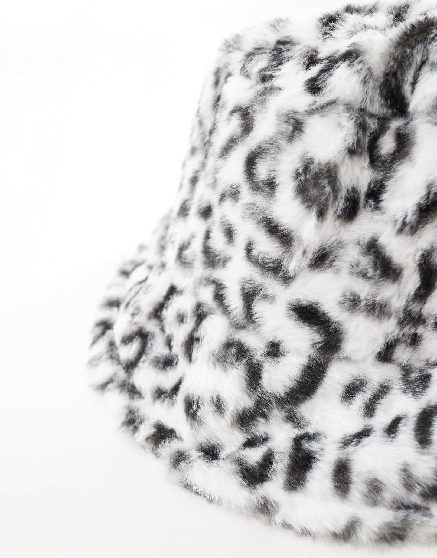 Threadbare faux fur leopard print bucket hat - ASOS Sample Sale EU Store