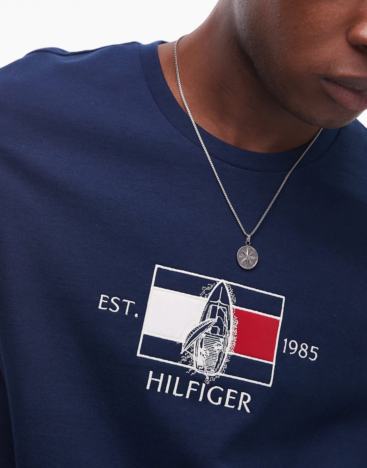 Tommy Hilfiger centre flag t-shirt in navy - ASOS Sample Sale EU Store