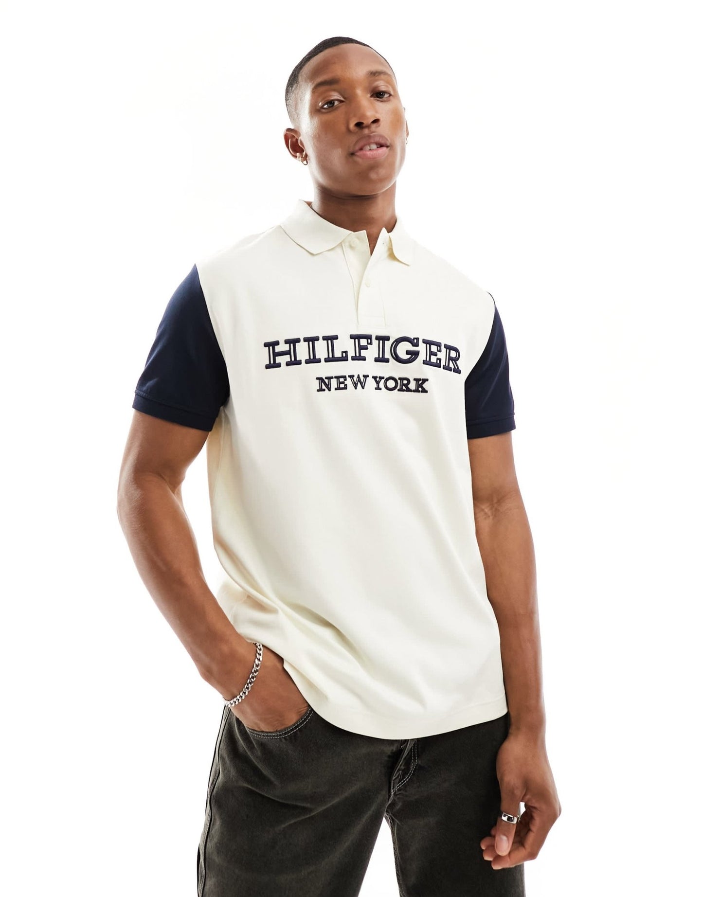 Tommy Hilfiger monotype colourblock polo in navy/cream - ASOS Sample Sale EU Store
