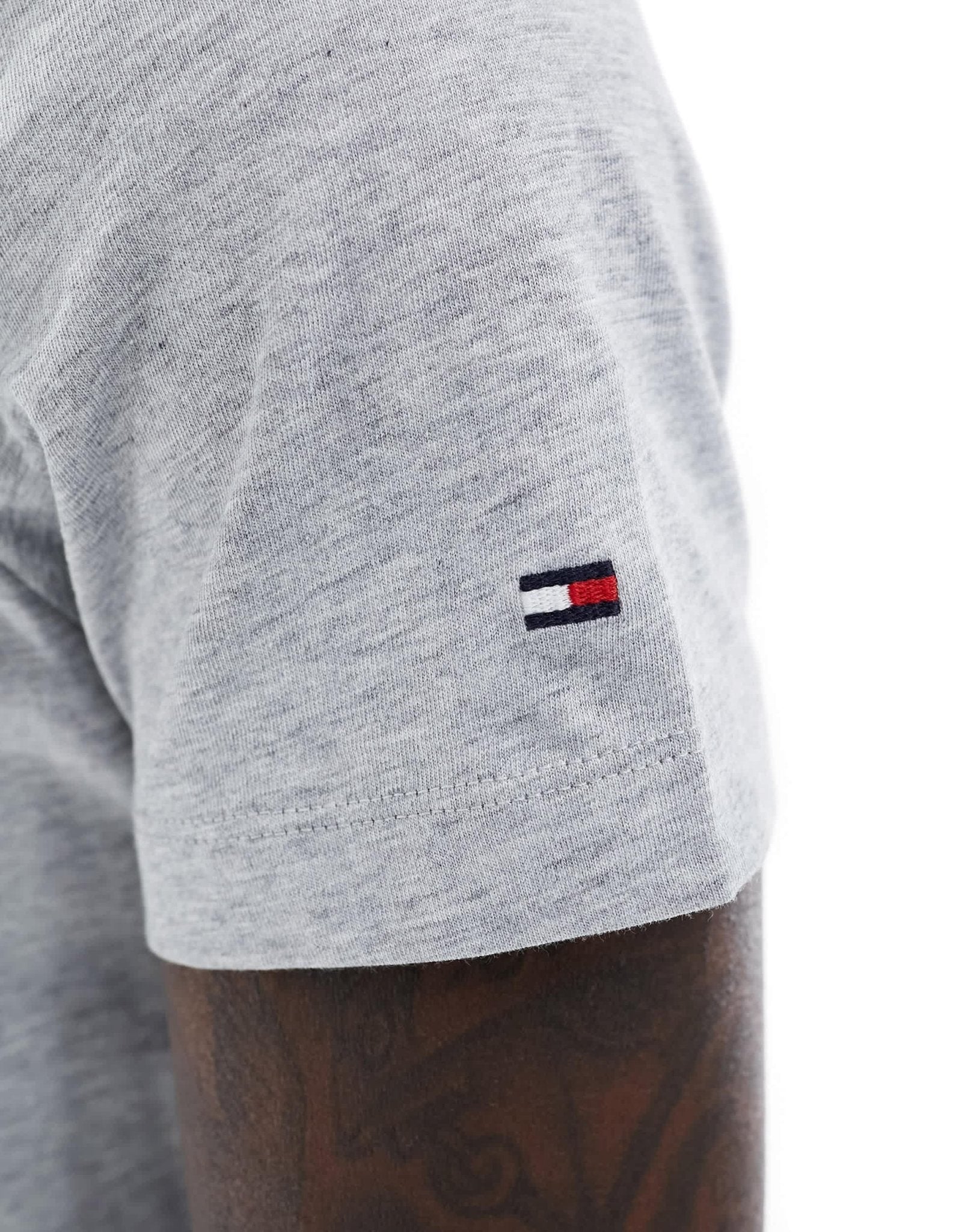 Tommy Hilfiger roundle t-shirt in light grey - ASOS Sample Sale EU Store