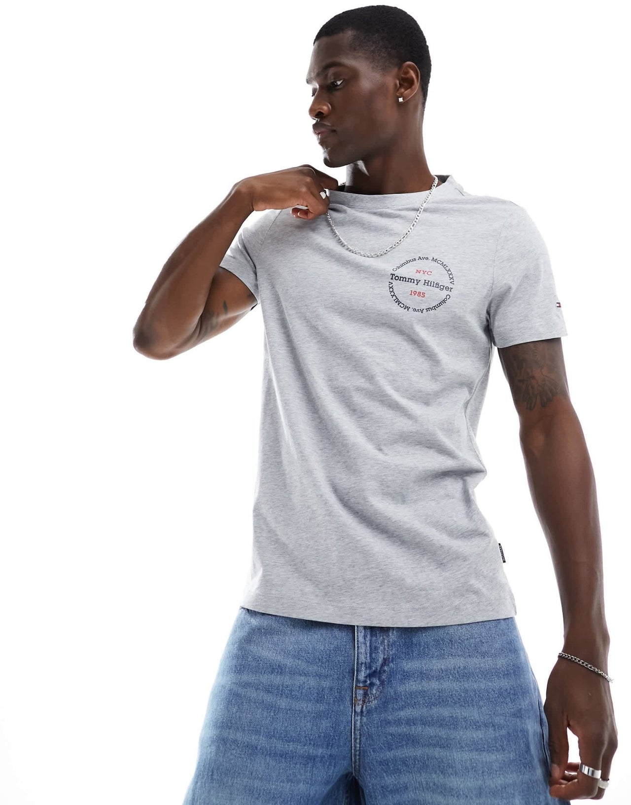 Tommy Hilfiger roundle t-shirt in light grey - ASOS Sample Sale EU Store
