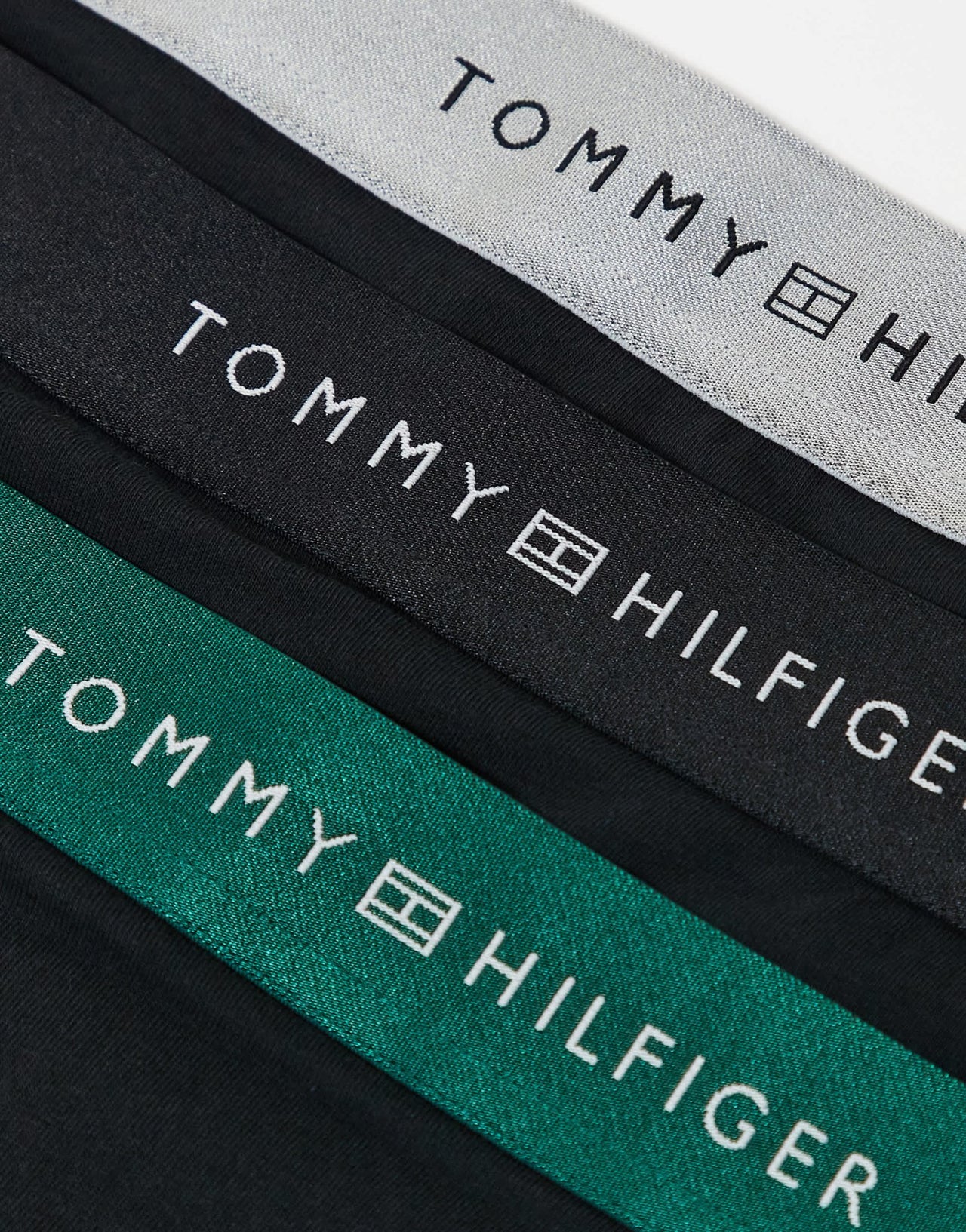 Tommy Hilfiger Signature Essential 3 pack trunk in black with green/grey/black waistbands - ASOS Sample Sale EU Store