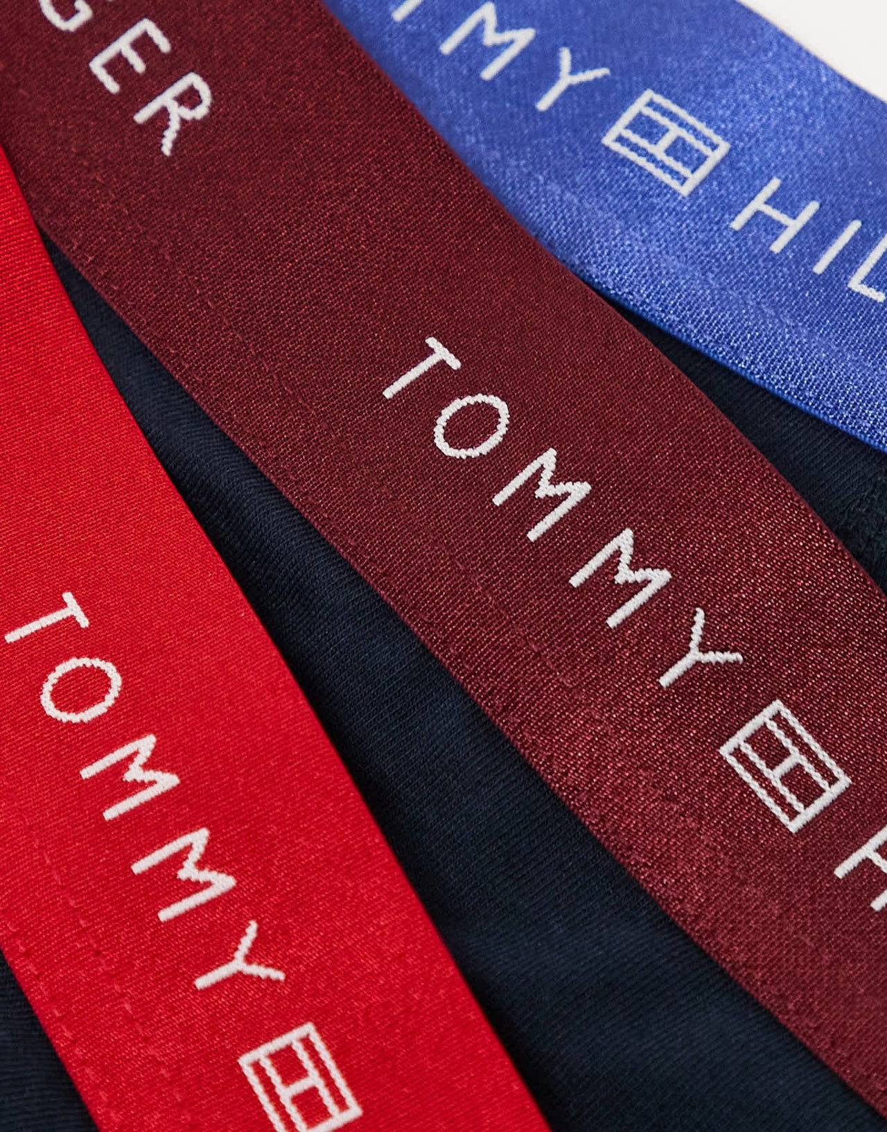 Tommy Hilfiger Signature Essential 3 pack trunk with metallic coloured waistband in navy - ASOS Sample Sale EU Store