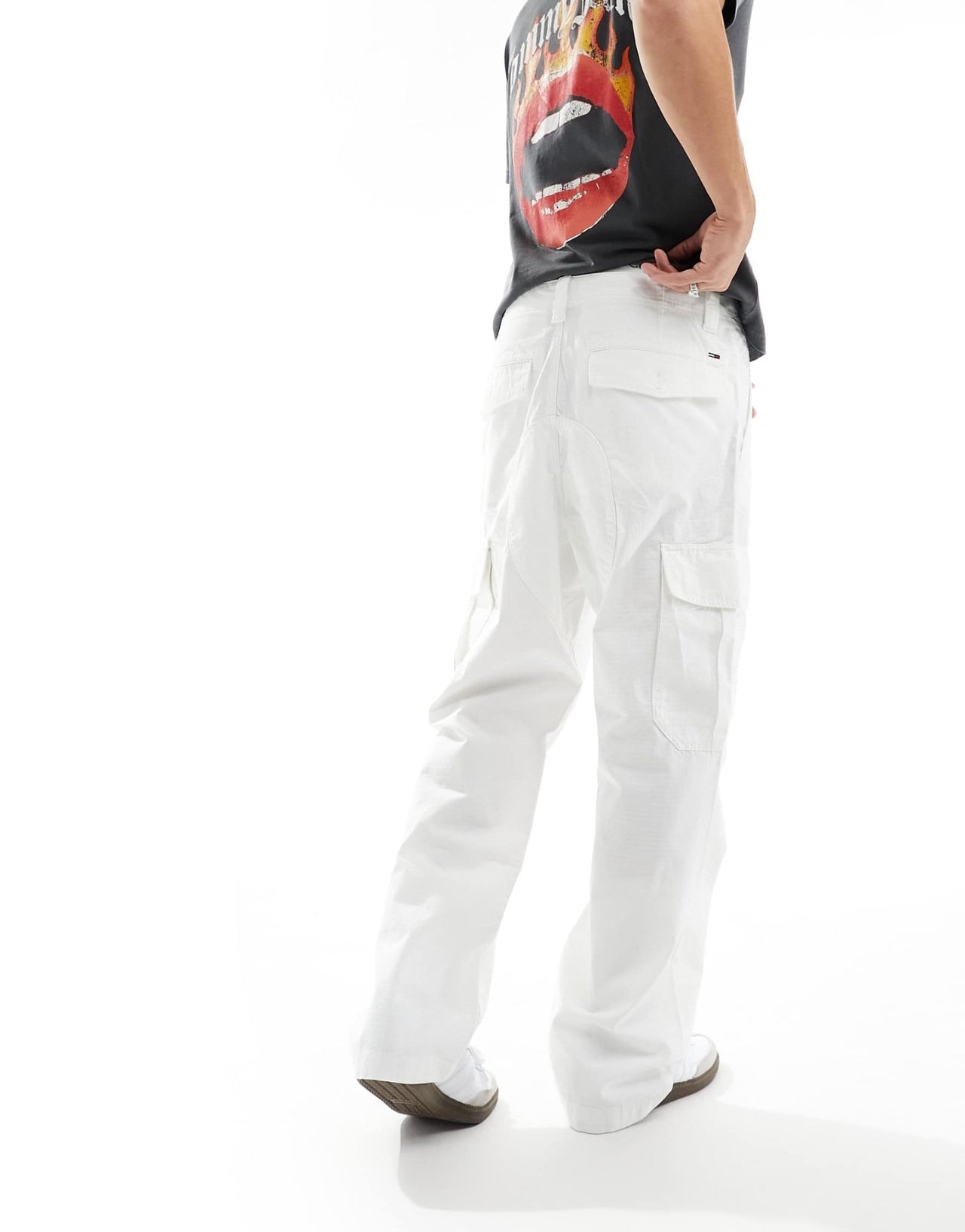 Tommy Jeans Aiden cargo trousers in white - ASOS Sample Sale EU Store