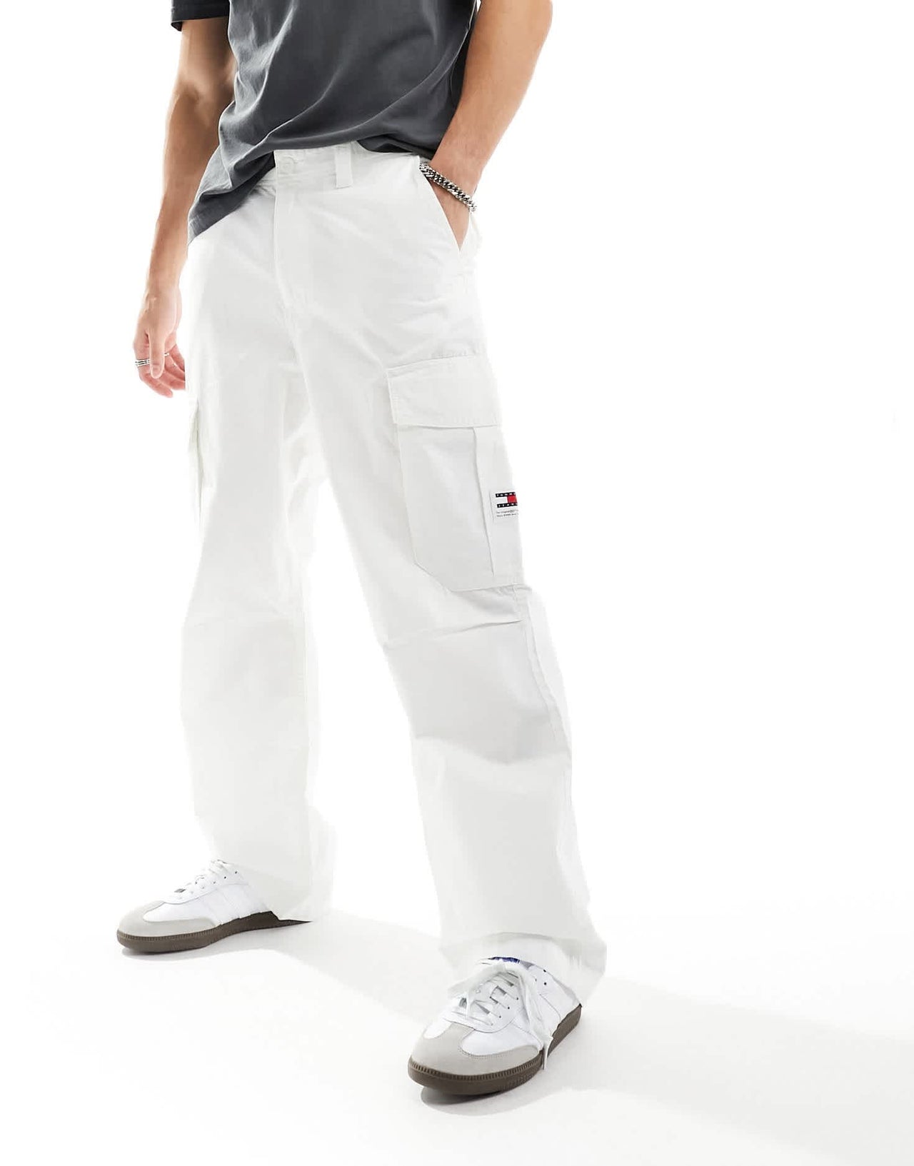 Tommy Jeans Aiden cargo trousers in white - ASOS Sample Sale EU Store