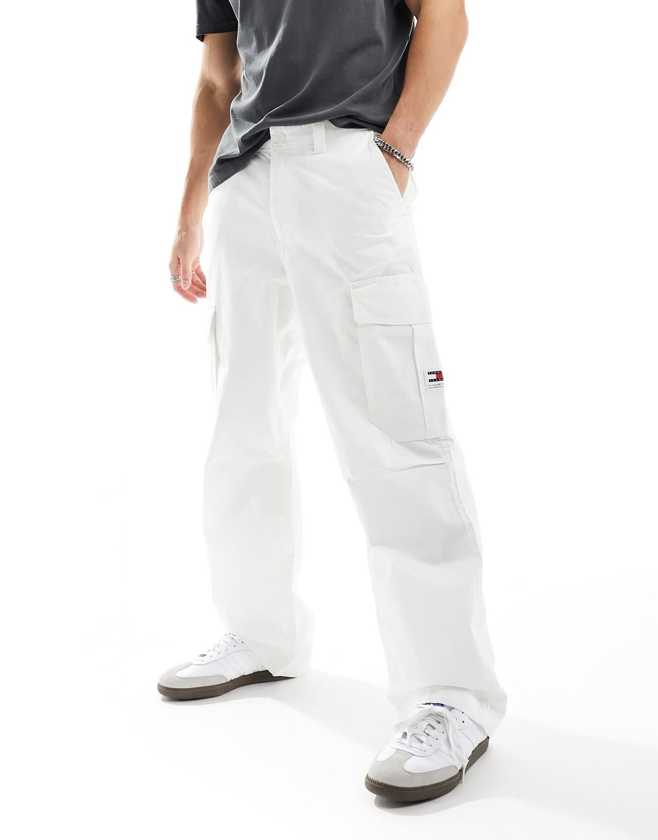 Tommy Jeans Aiden cargo trousers in white - ASOS Sample Sale EU Store