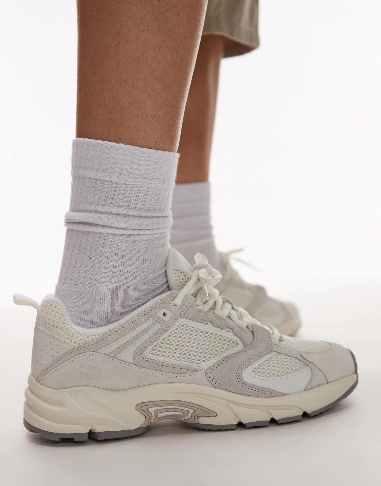 Tommy Jeans Archive 97 trainers in cream - ASOS Sample Sale EU Store