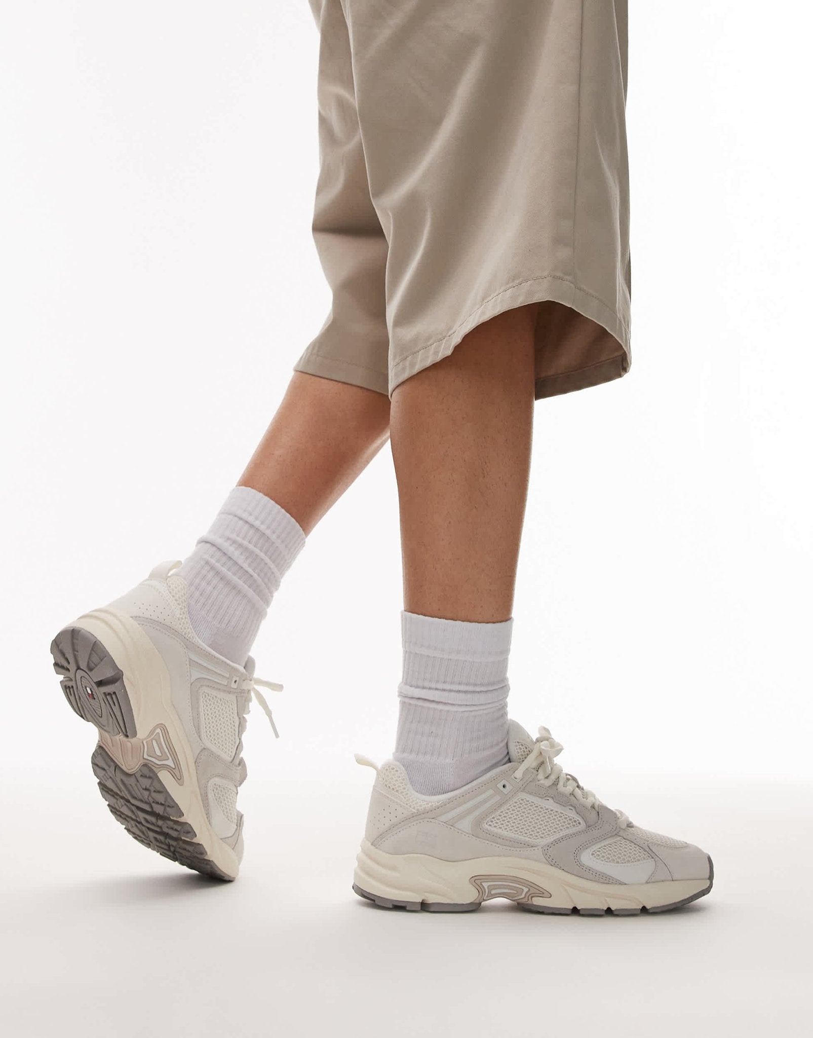 Tommy Jeans Archive 97 trainers in cream - ASOS Sample Sale EU Store