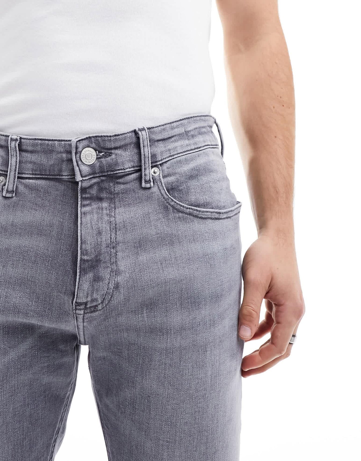 Tommy Jeans Austin slim tapered jeans in black - ASOS Sample Sale EU Store