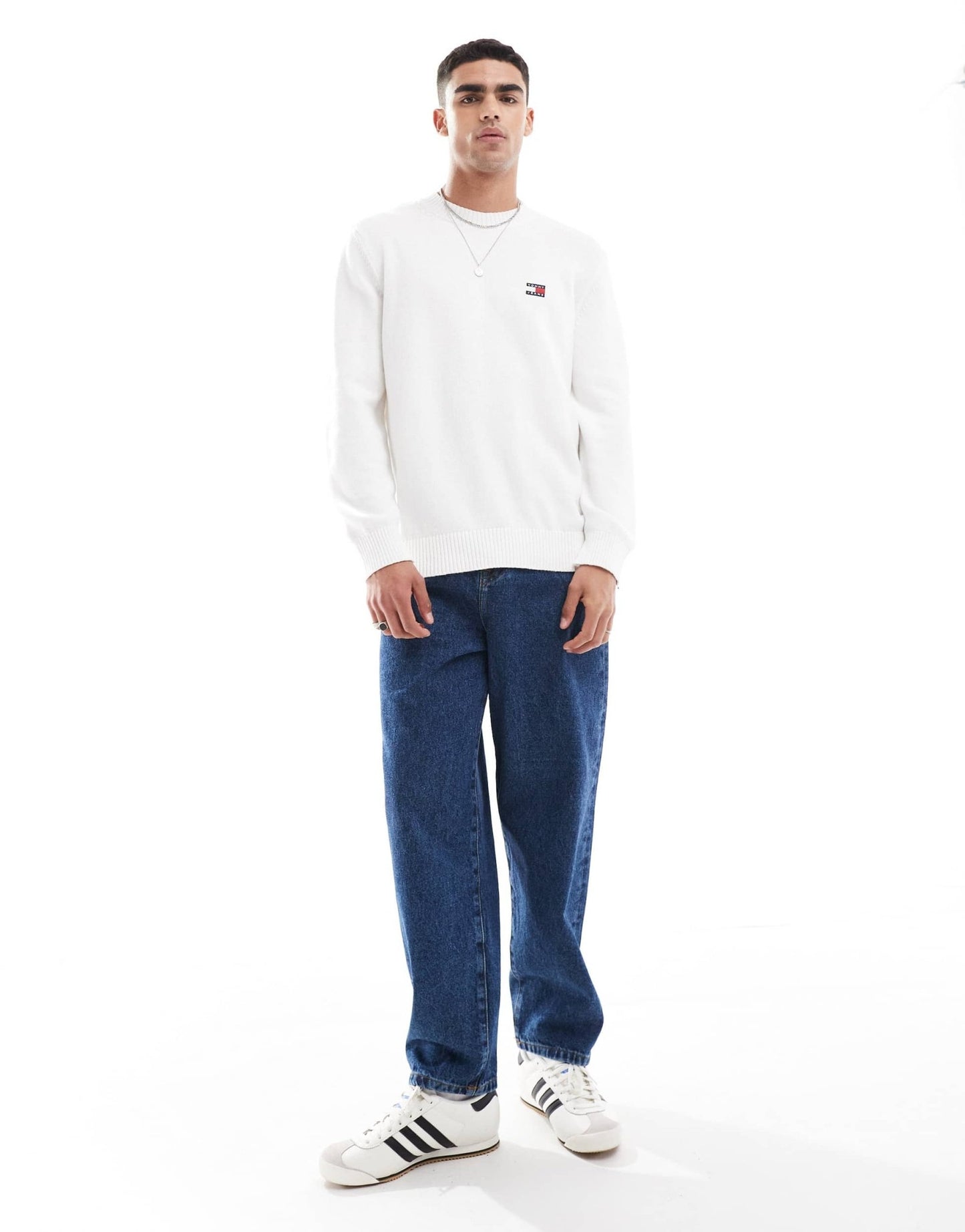 Tommy Jeans badge logo knit jumper in white - ASOS Sample Sale EU Store