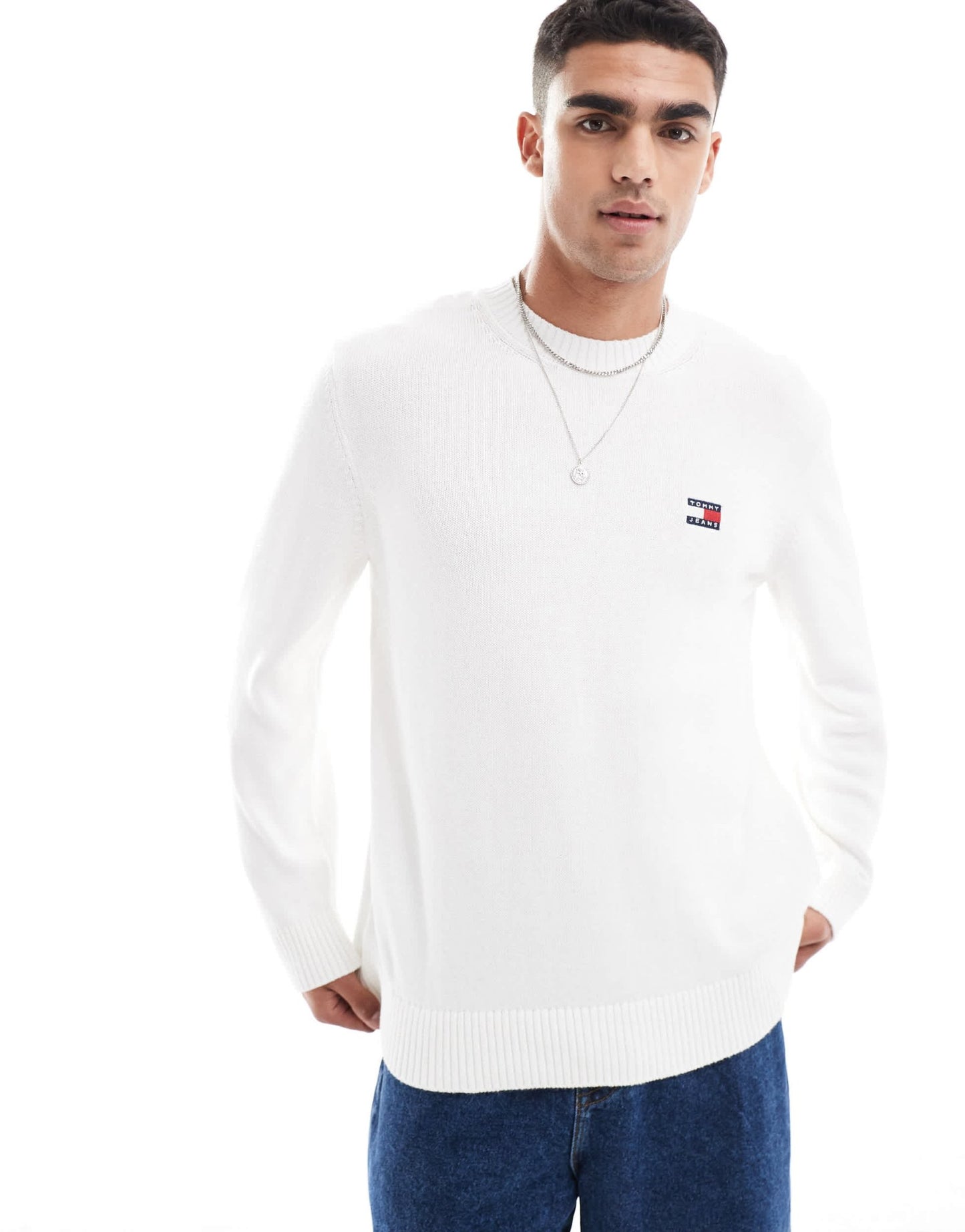 Tommy Jeans badge logo knit jumper in white - ASOS Sample Sale EU Store