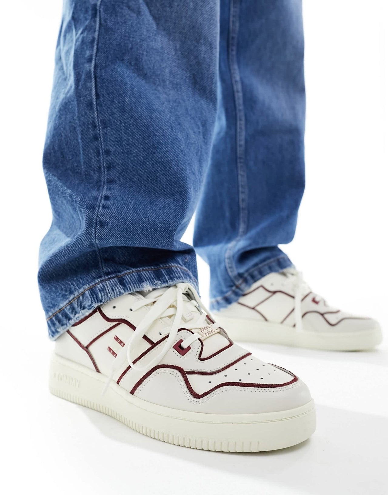 Tommy Jeans Basket trainers with piping details in off white and burgundy - ASOS Sample Sale EU Store