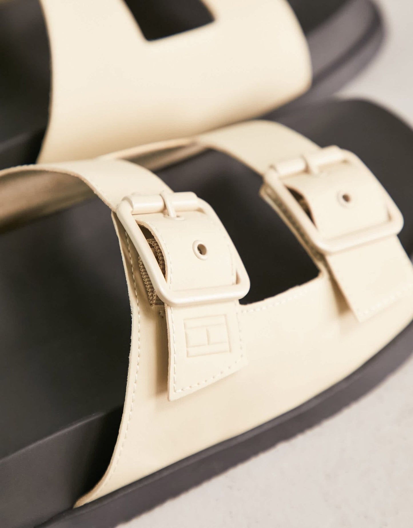Tommy Jeans buckle sandals in beige - ASOS Sample Sale EU Store