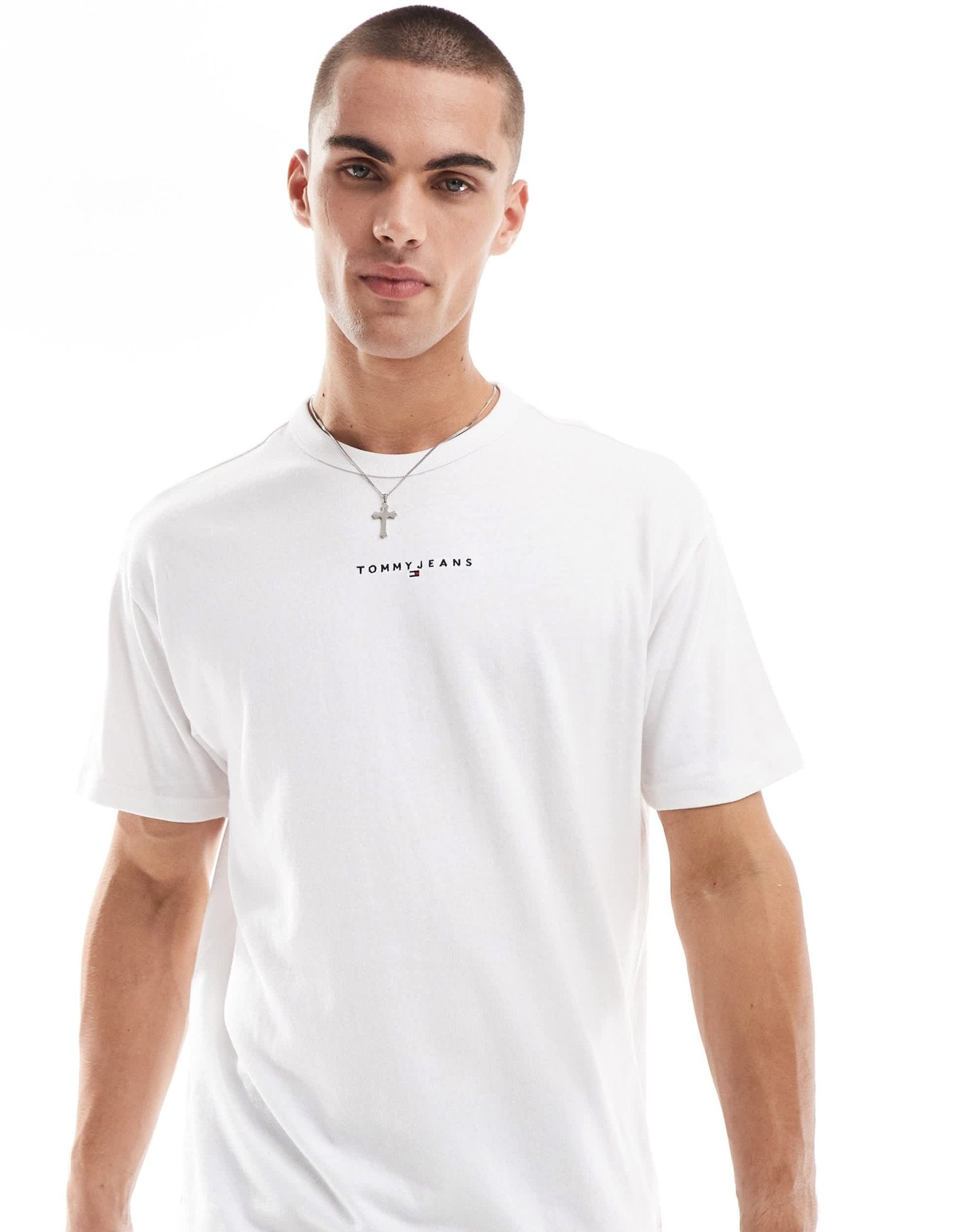 Tommy Jeans chest linear logo t-shirt in white - ASOS Sample Sale EU Store