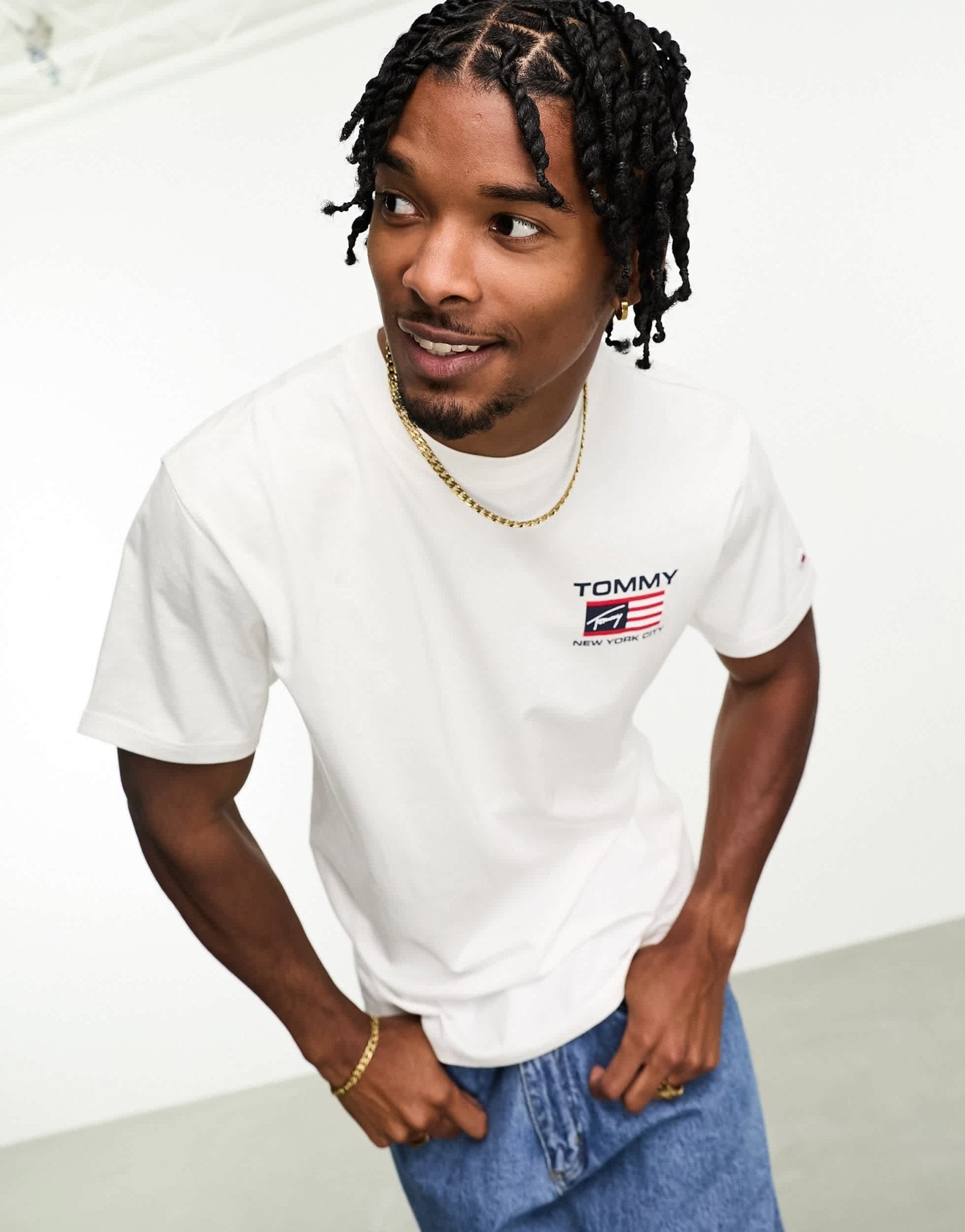 Tommy Jeans classic athletic flag t-shirt in white - ASOS Sample Sale EU Store