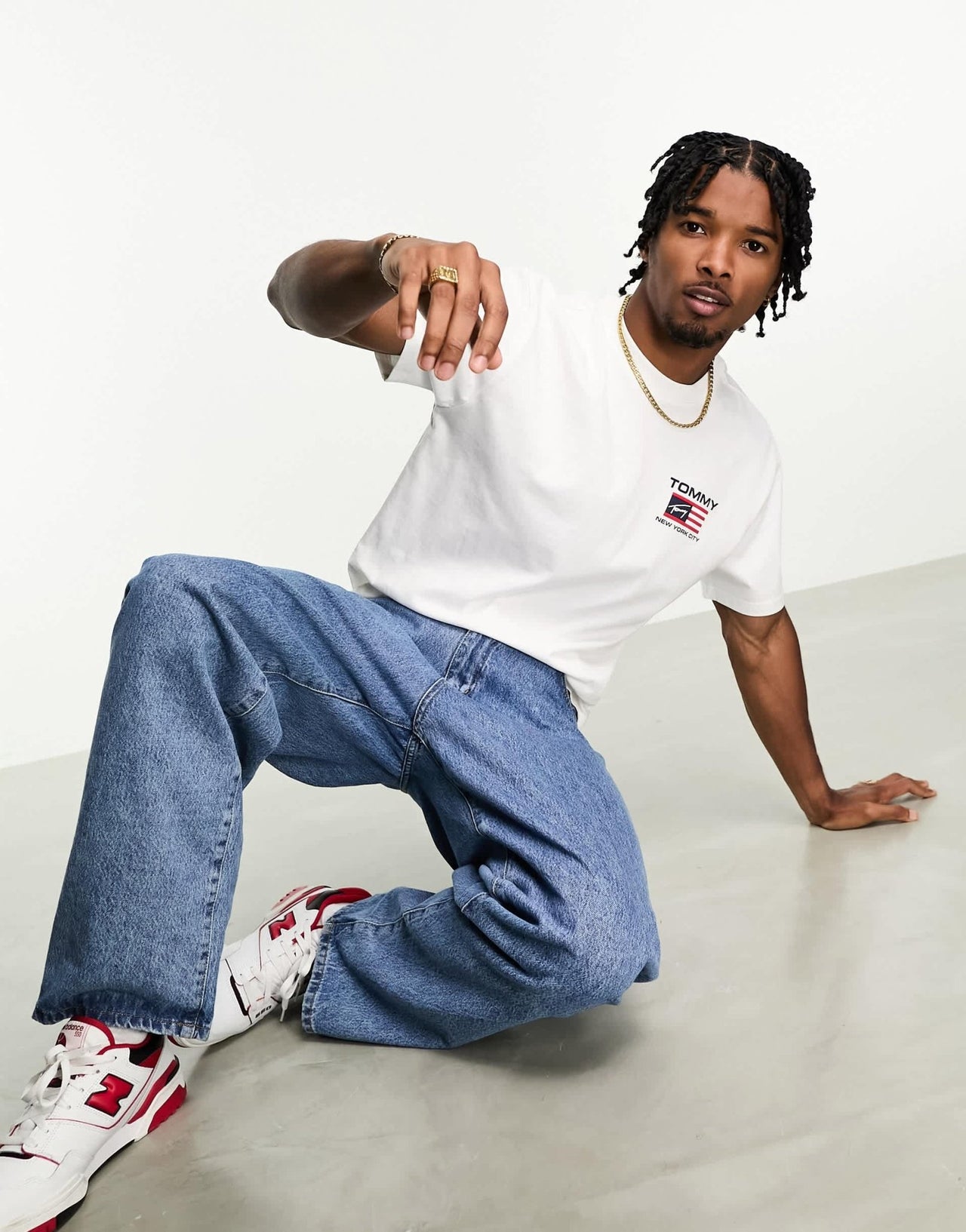 Tommy Jeans classic athletic flag t-shirt in white - ASOS Sample Sale EU Store
