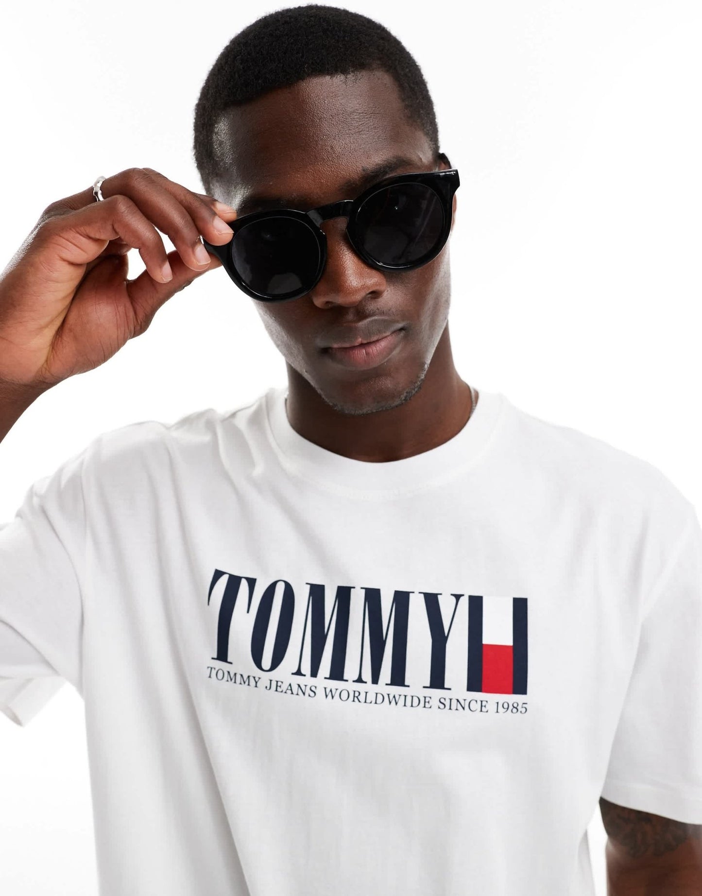 Tommy Jeans large logo t-shirt in white - ASOS Sample Sale EU Store