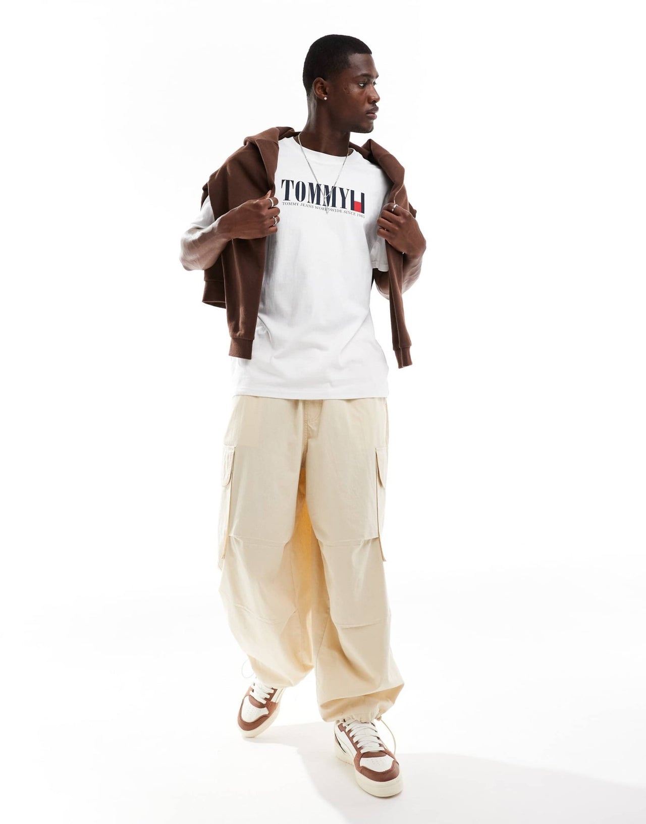 Tommy Jeans large logo t-shirt in white - ASOS Sample Sale EU Store