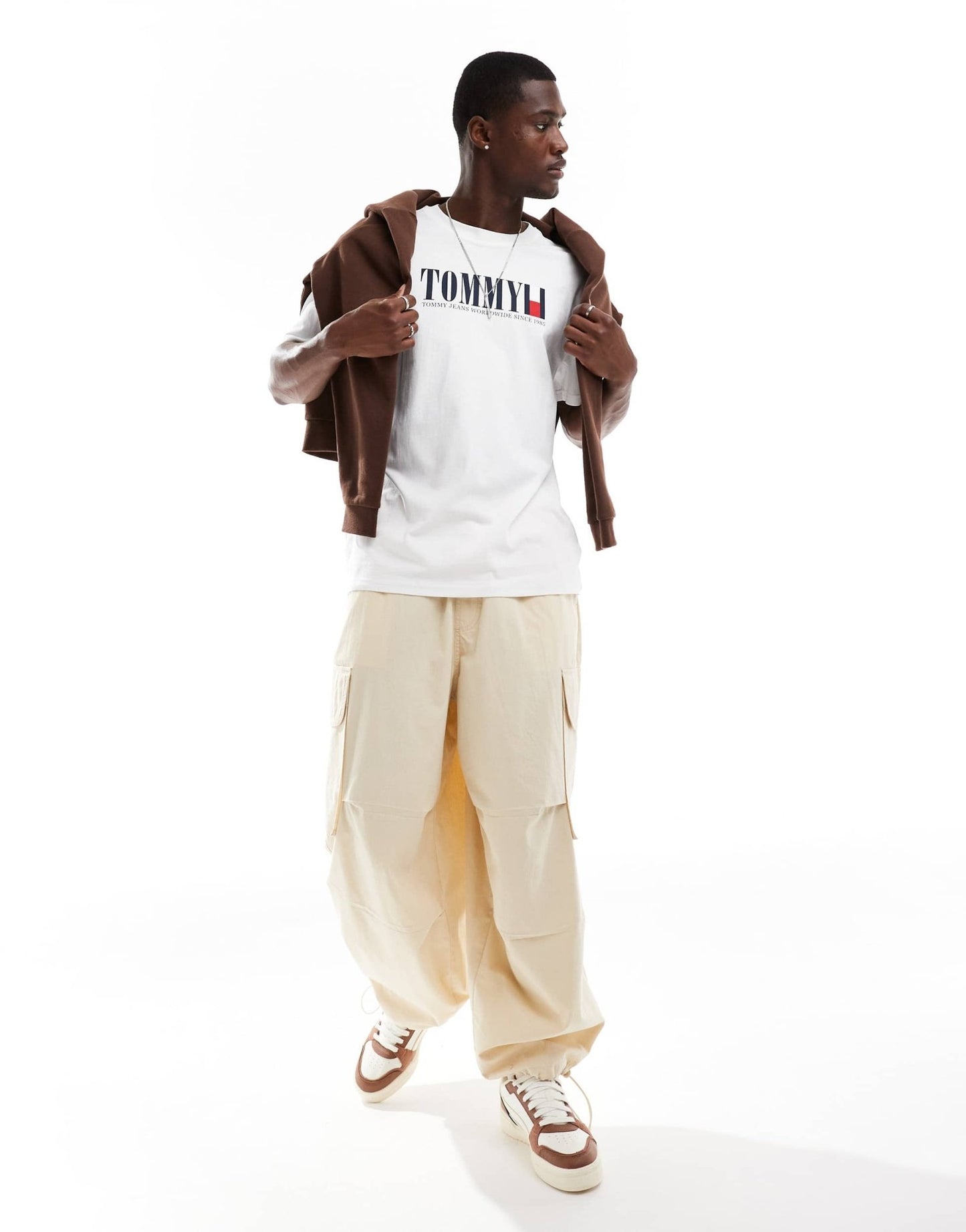 Tommy Jeans large logo t-shirt in white - ASOS Sample Sale EU Store