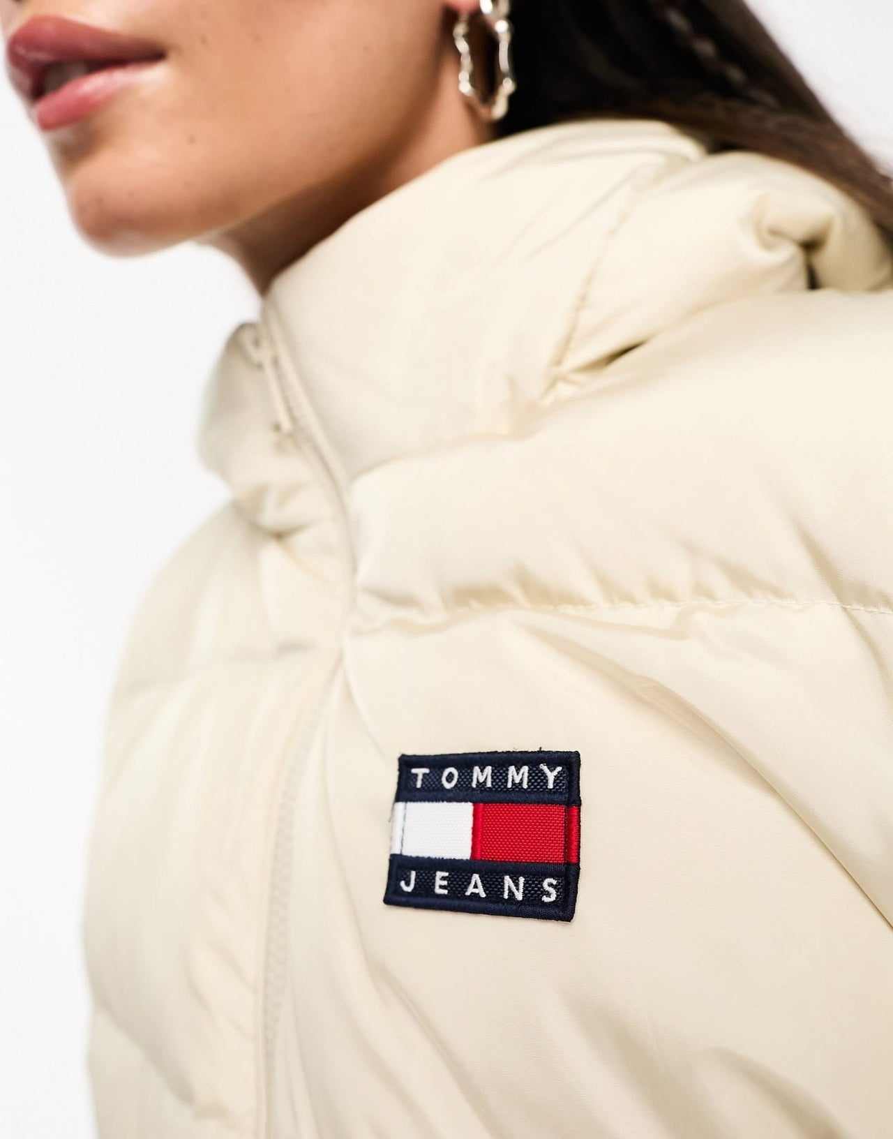 Tommy Jeans logo front puffer jacket in beige - ASOS Sample Sale EU Store
