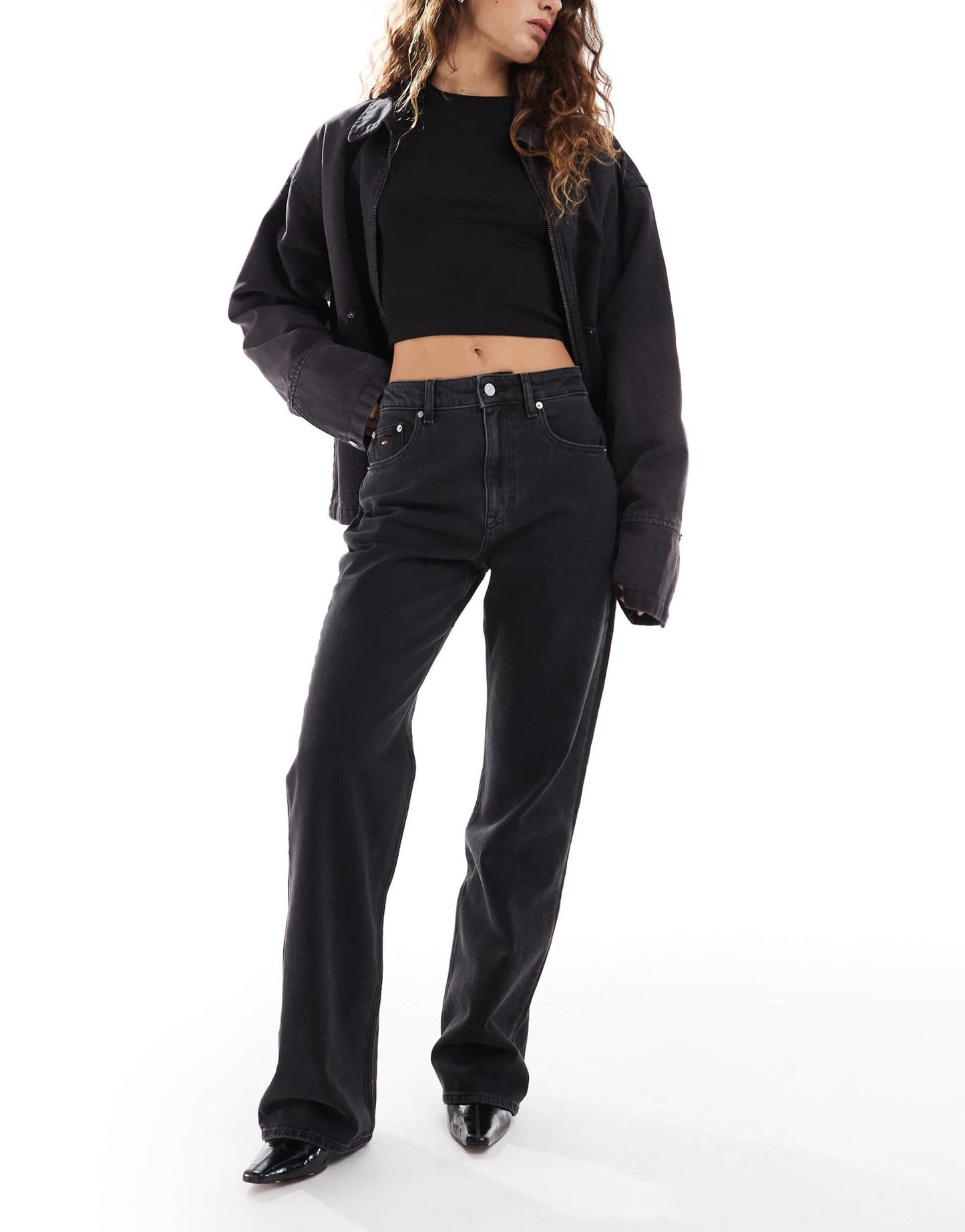 Tommy Jeans Mia mid rise relaxed straight jeans in black wash - ASOS Sample Sale EU Store