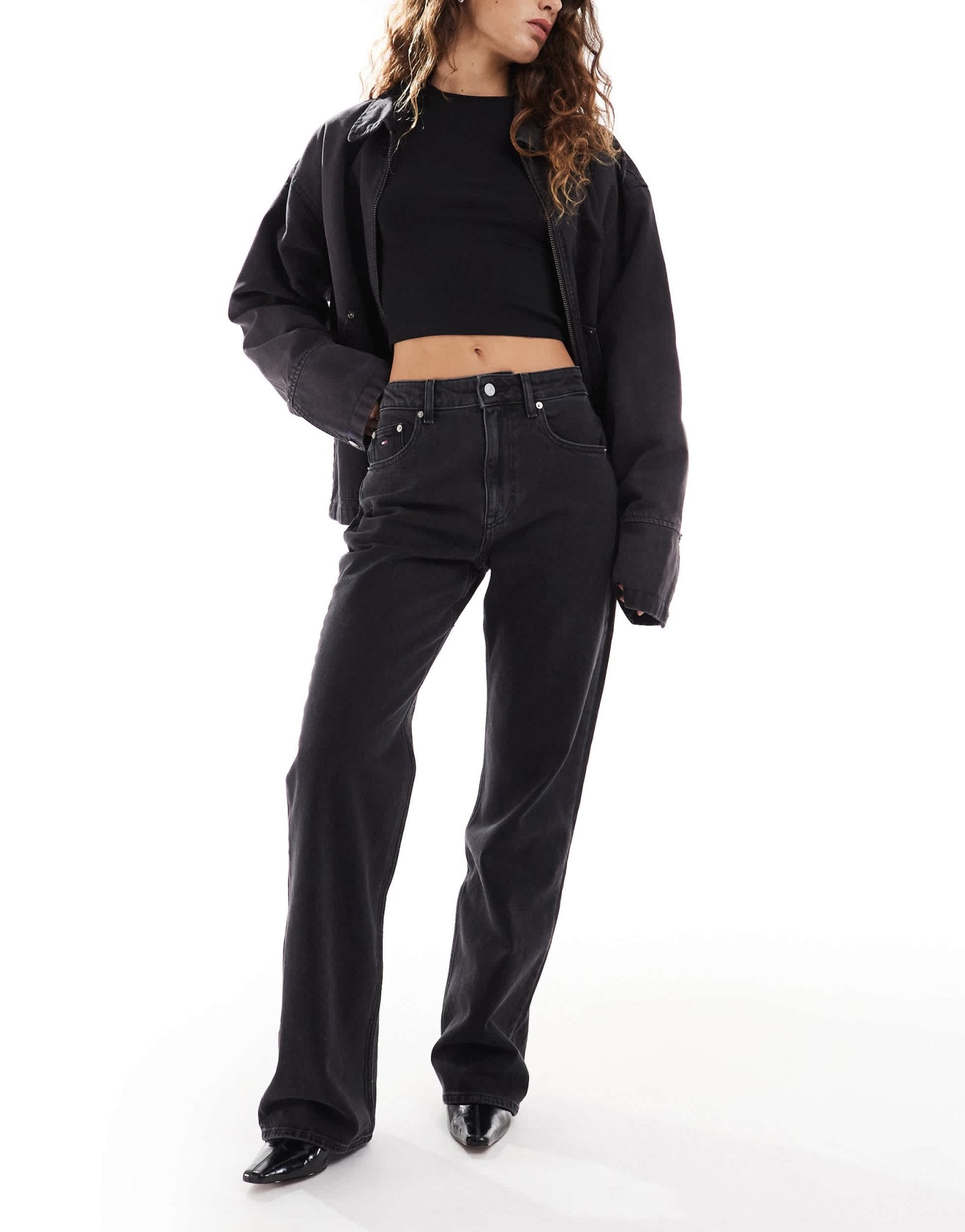 Tommy Jeans Mia mid rise relaxed straight jeans in black wash - ASOS Sample Sale EU Store