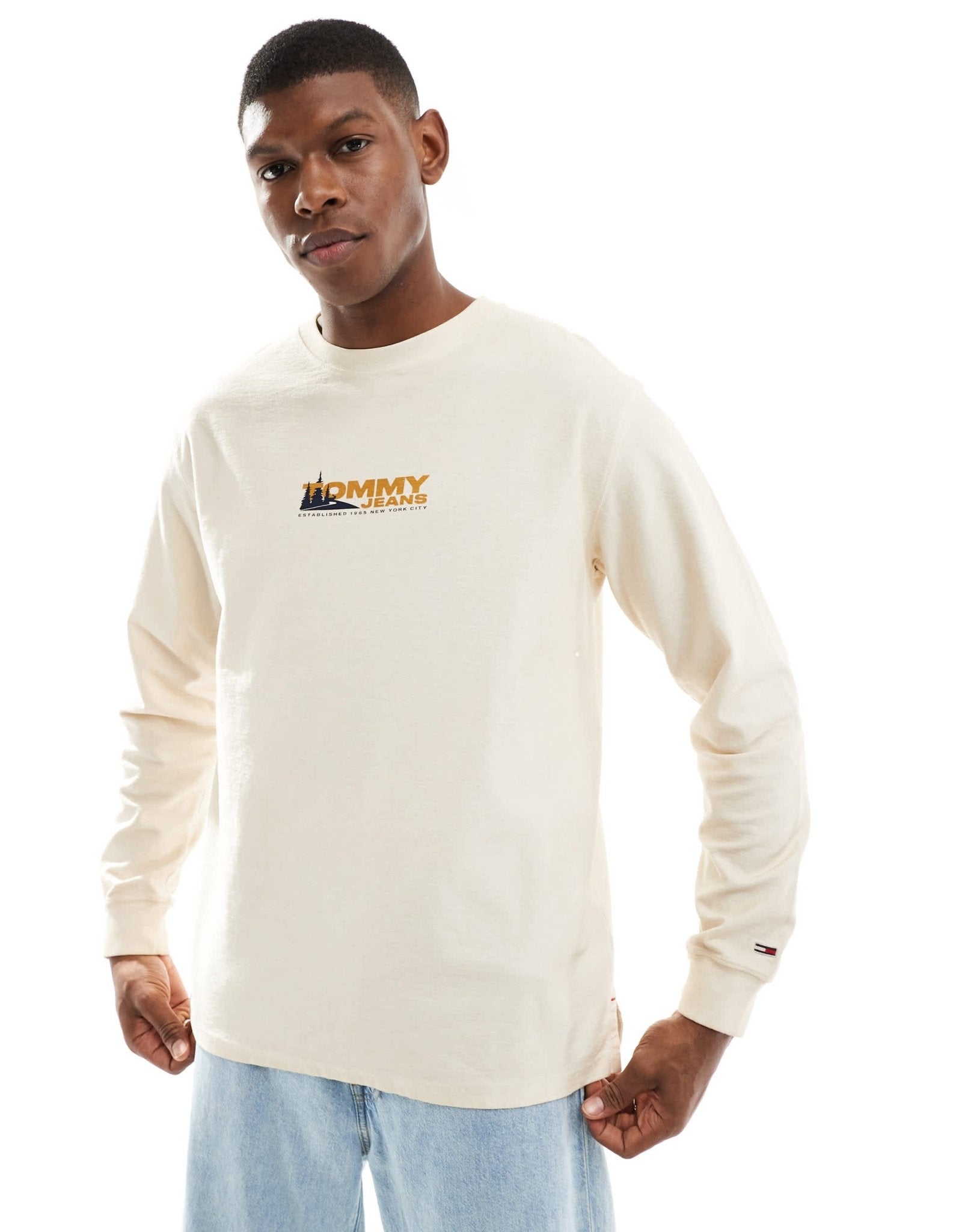 Tommy Jeans outdoors logo back print t-shirt in ecru and navy - ASOS Sample Sale EU Store