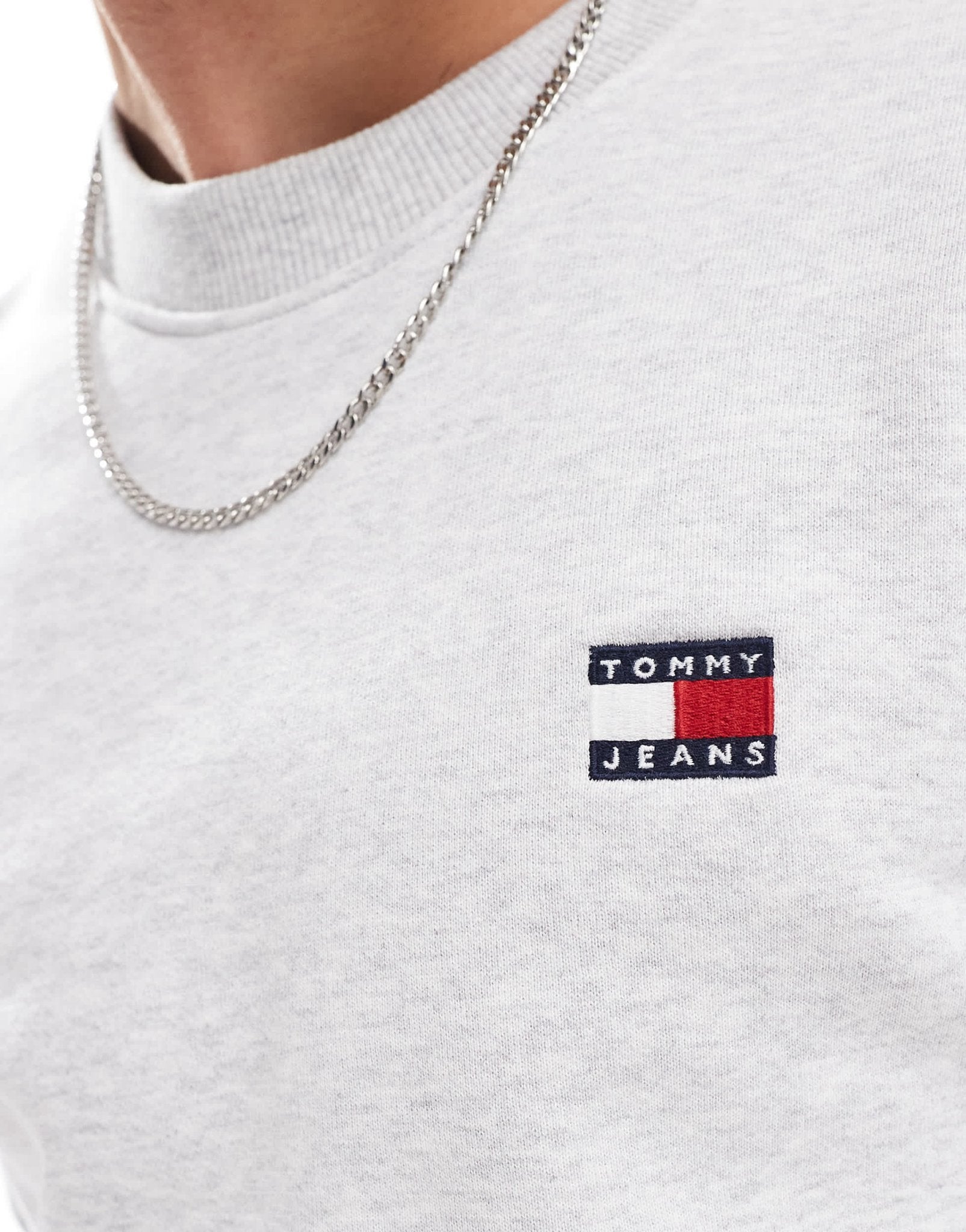 Tommy Jeans regular badge logo sweatshirt in grey - ASOS Sample Sale EU Store