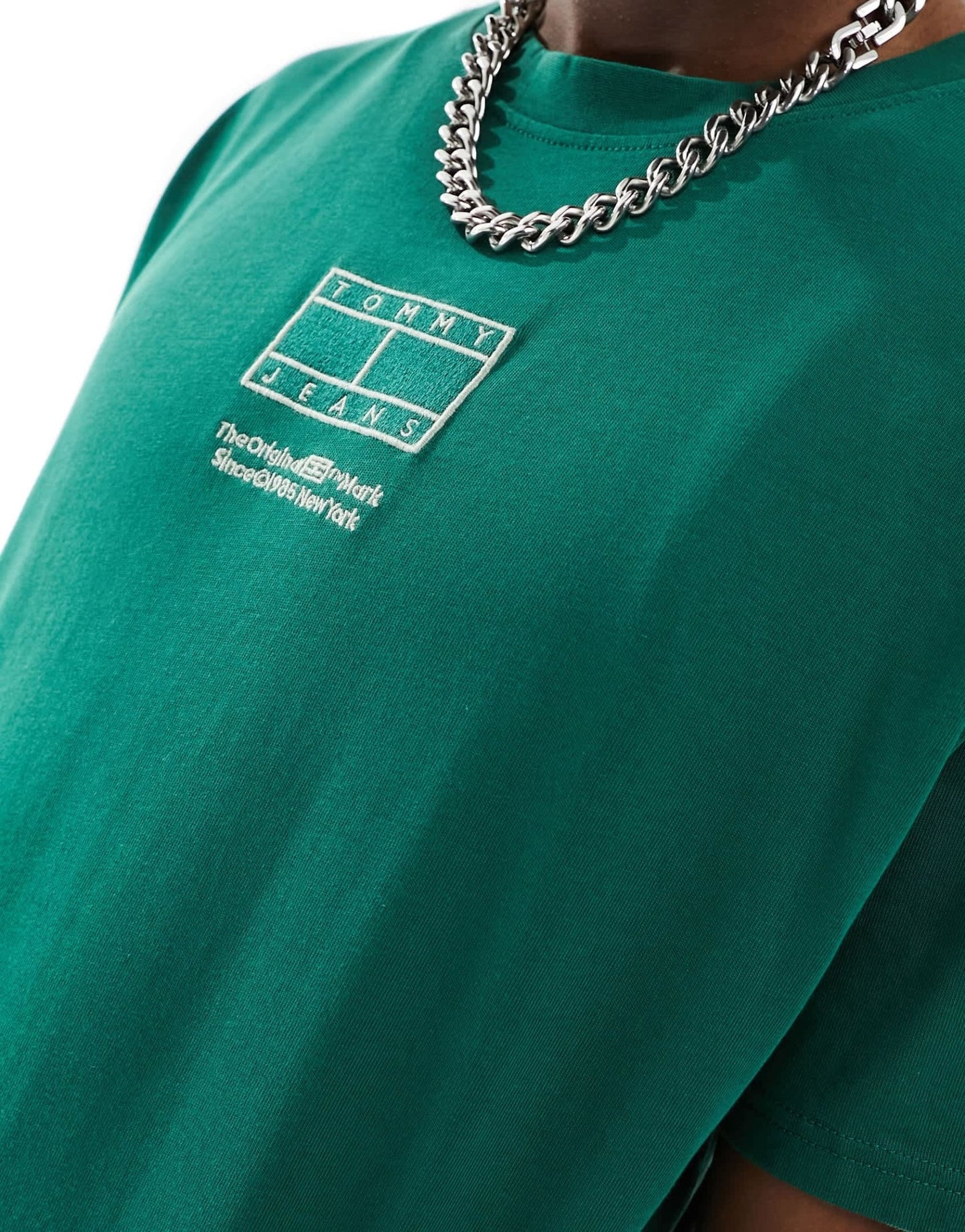 Tommy Jeans regular tonal flag logo t-shirt in green - ASOS Sample Sale EU Store